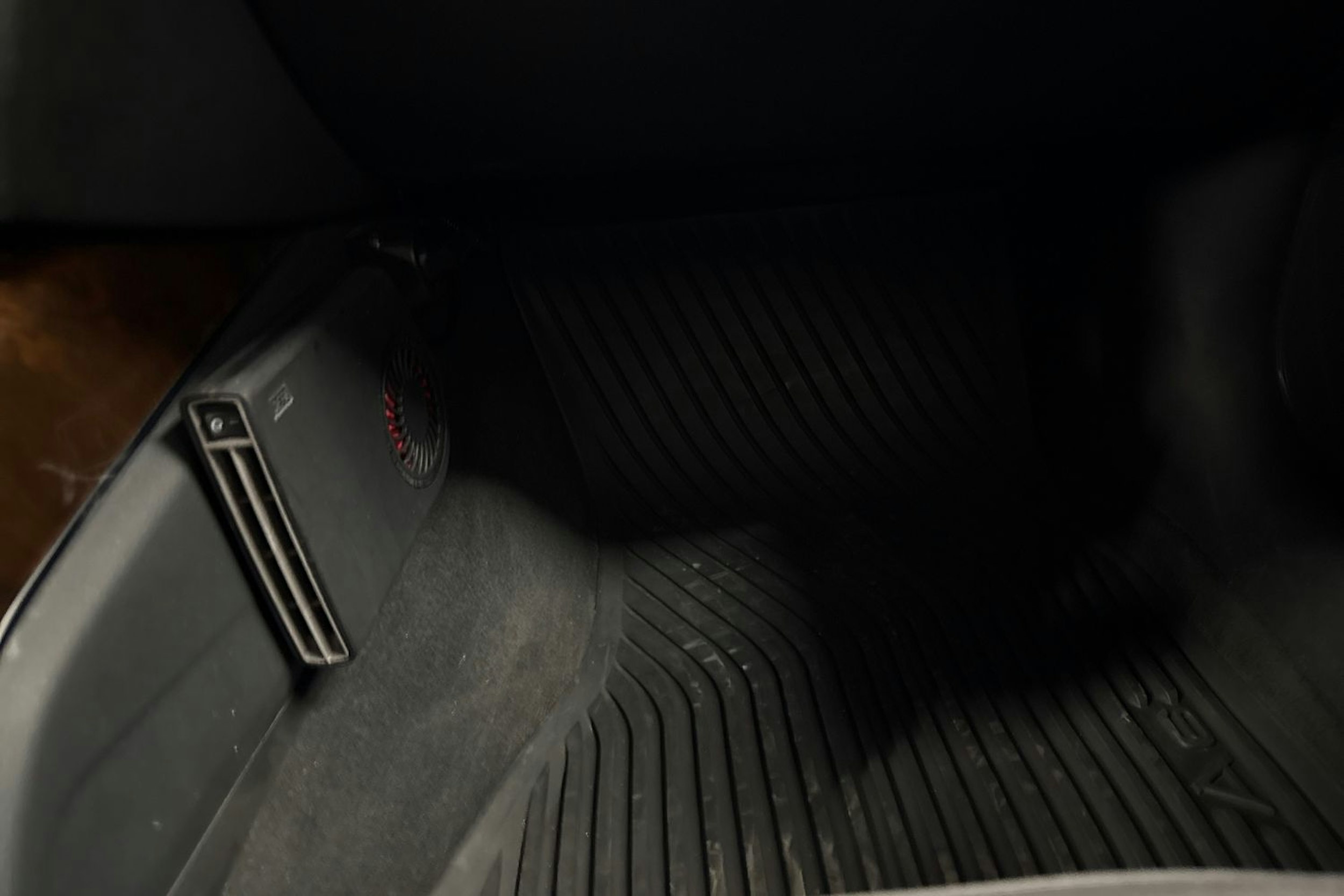 valkoinen Audi A6 2012 kuva 20.