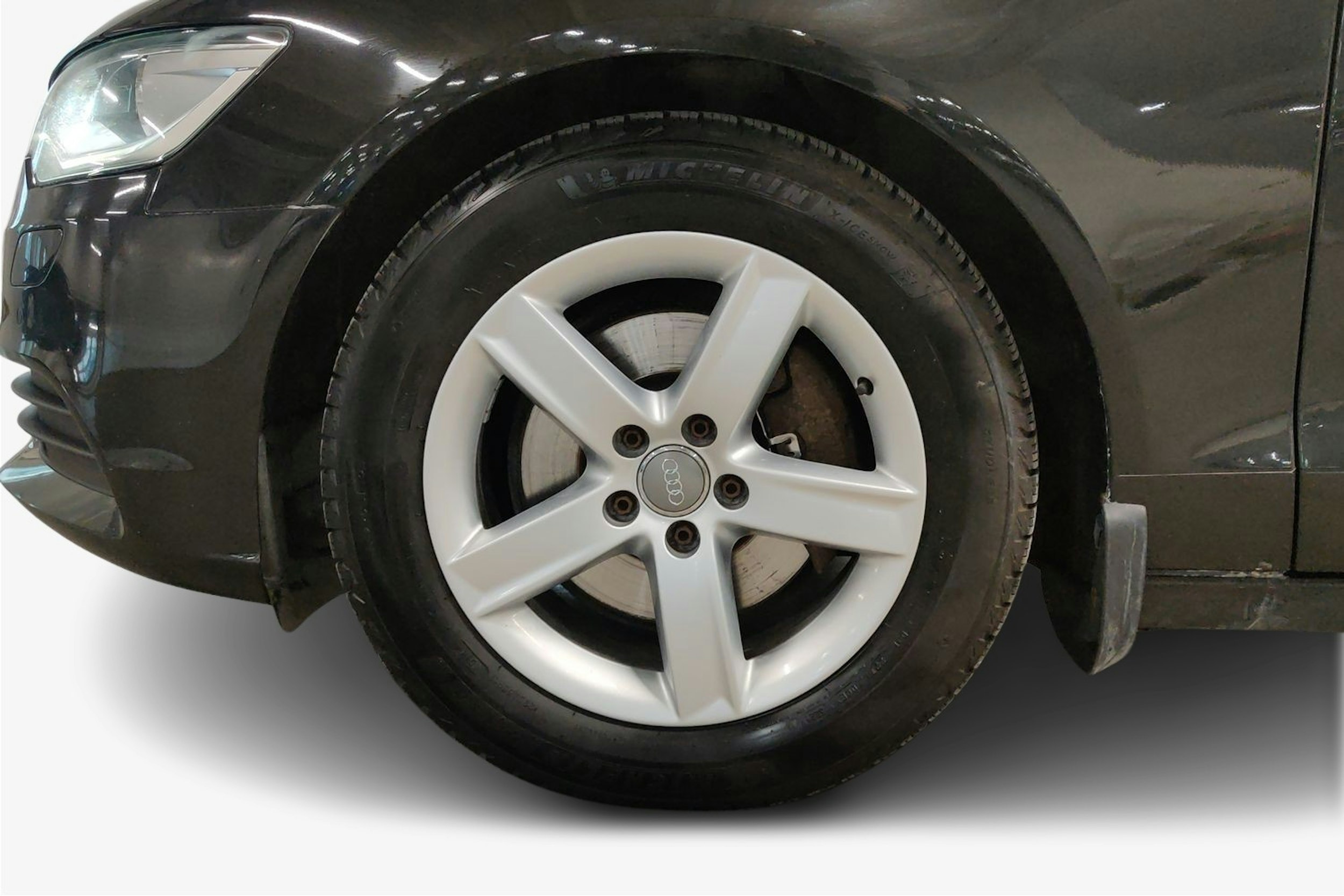 musta Audi A6 2012 kuva 11.
