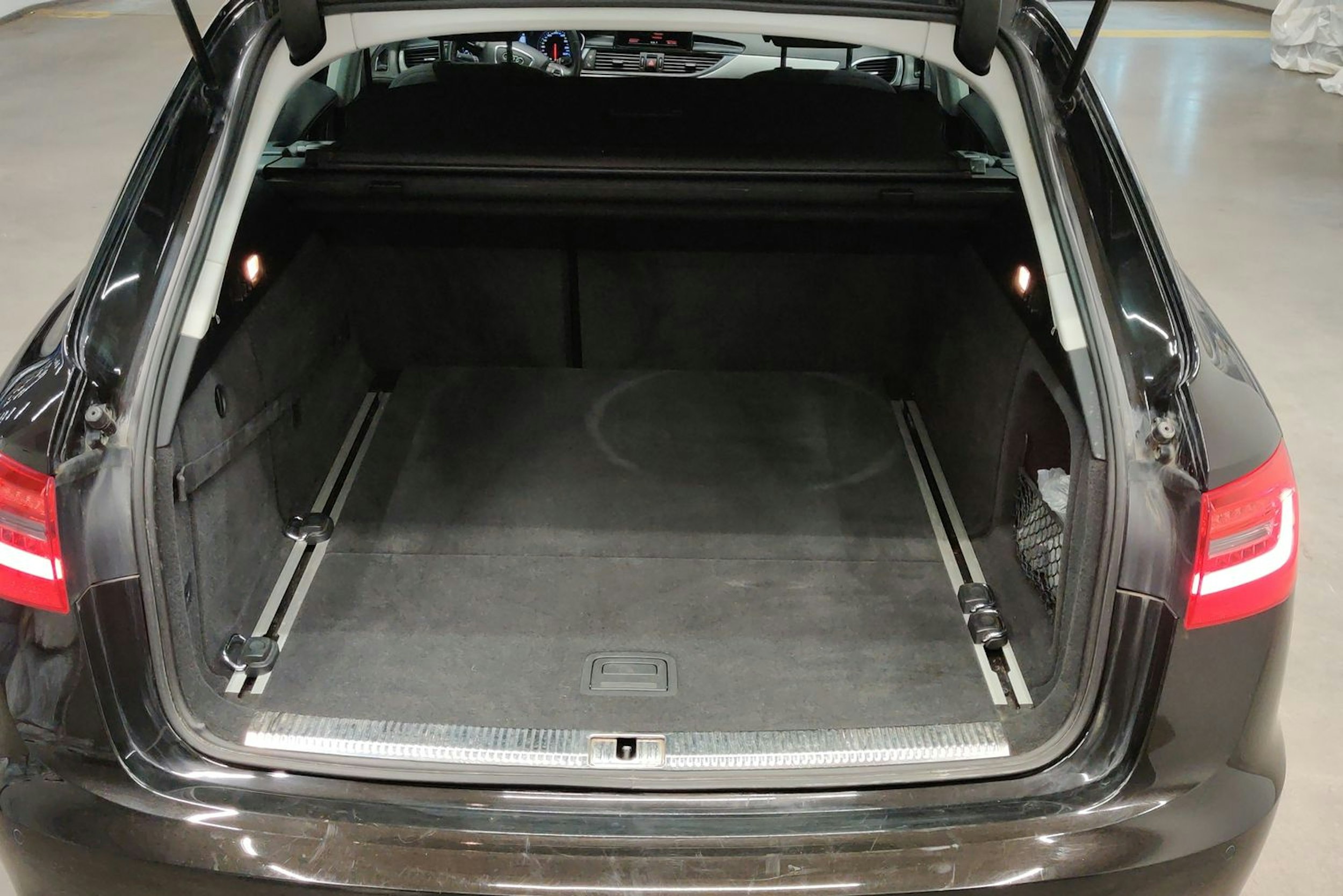 musta Audi A6 2012 kuva 15.