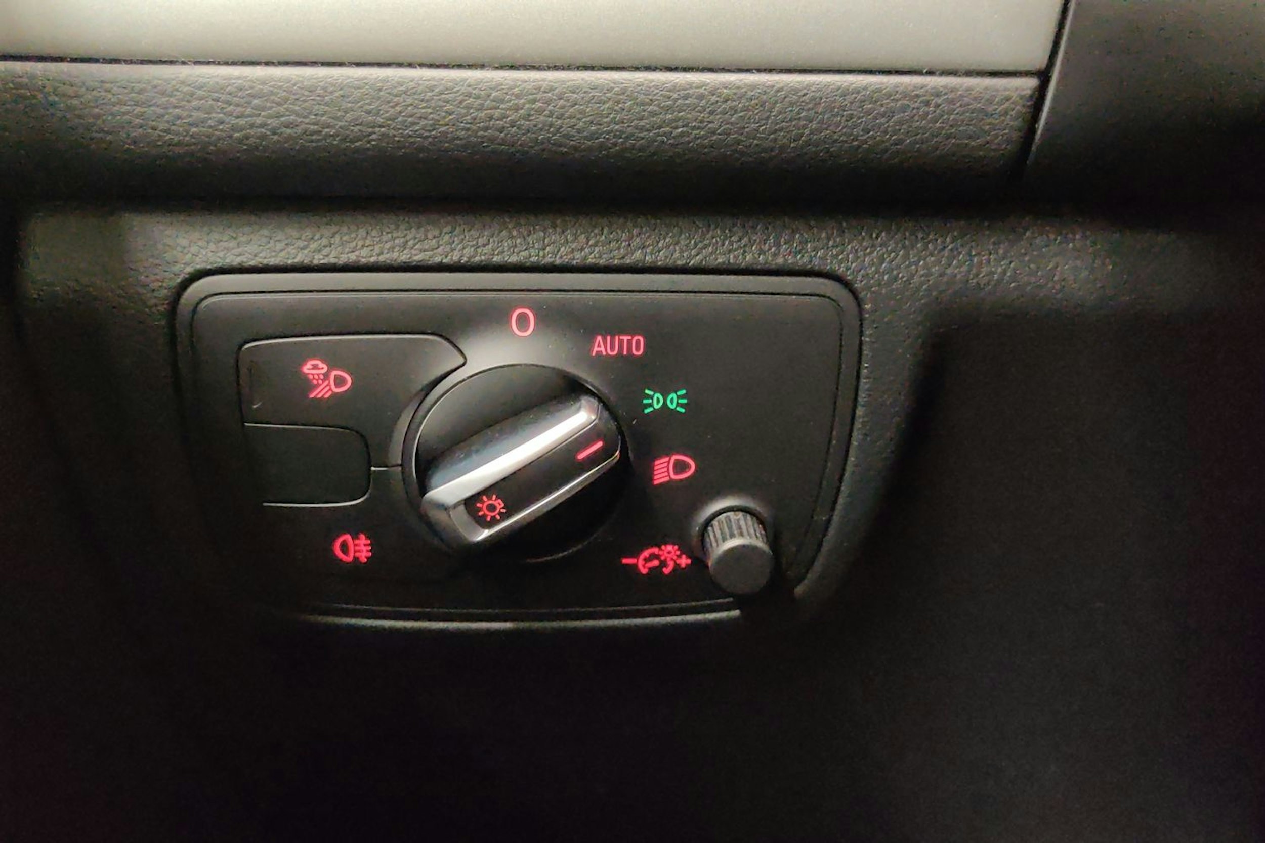 musta Audi A6 2012 kuva 19.