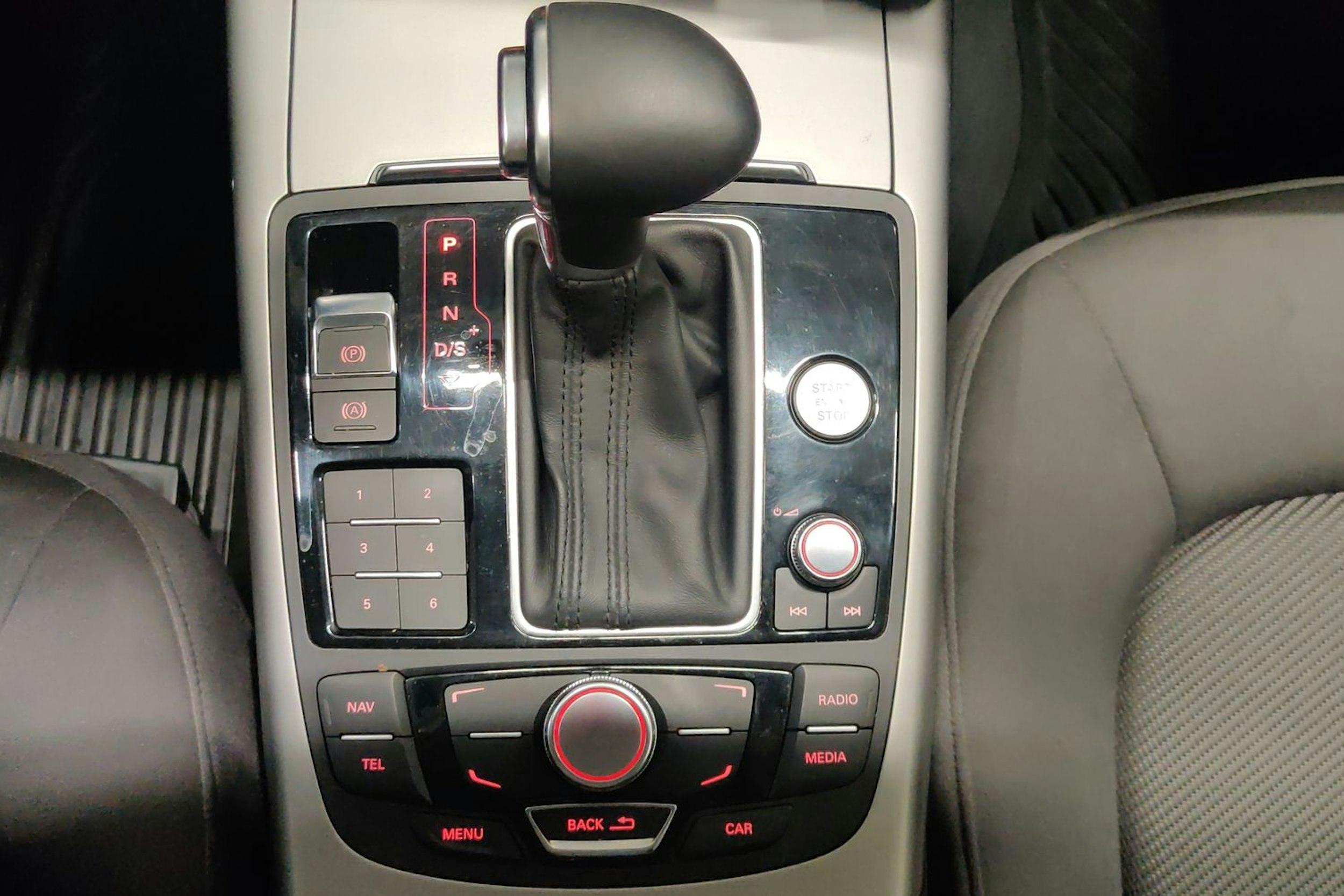 musta Audi A6 2012 kuva 24.