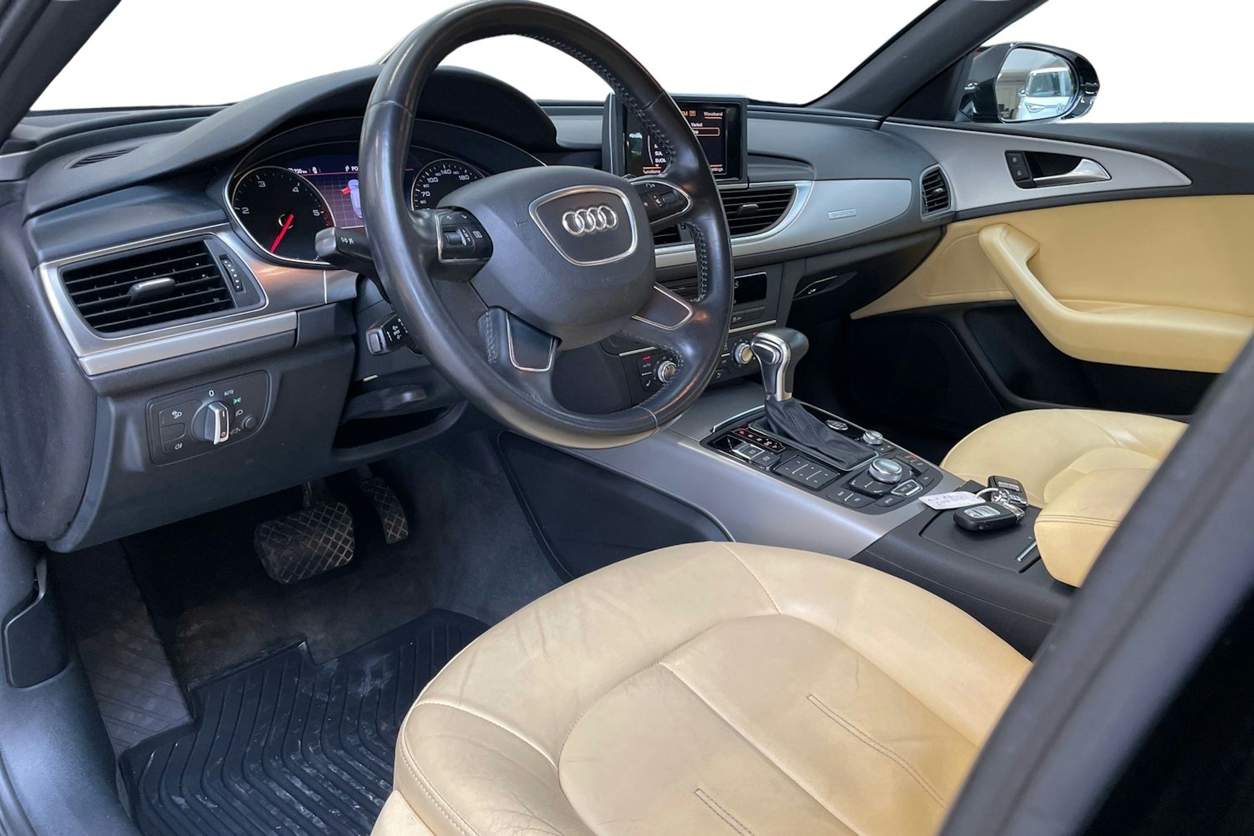 musta Audi A6 2012 kuva 7.
