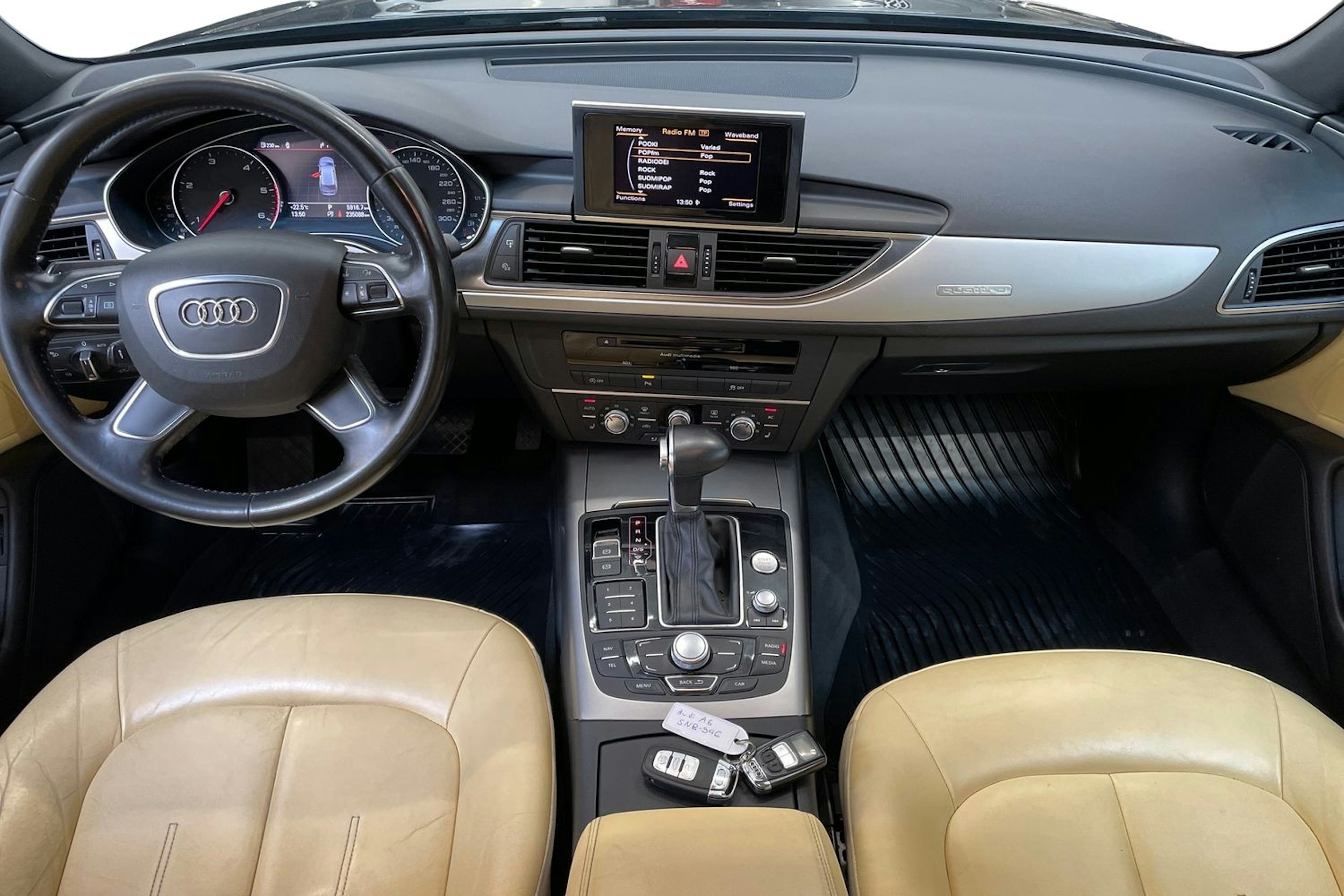 musta Audi A6 2012 kuva 9.