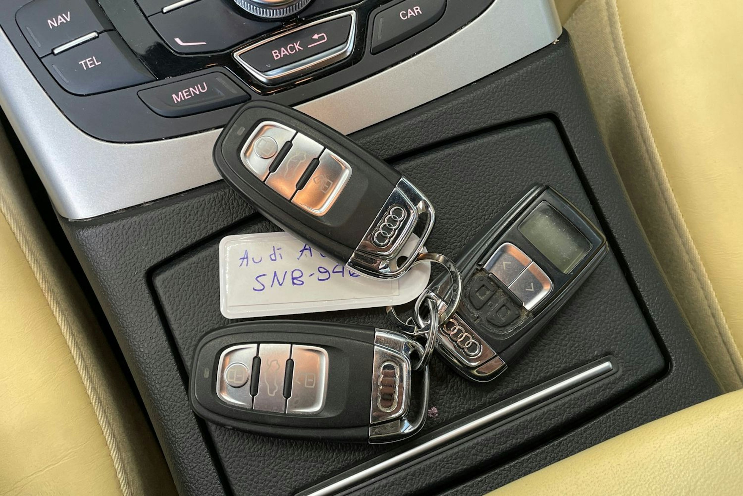 musta Audi A6 2012 kuva 20.