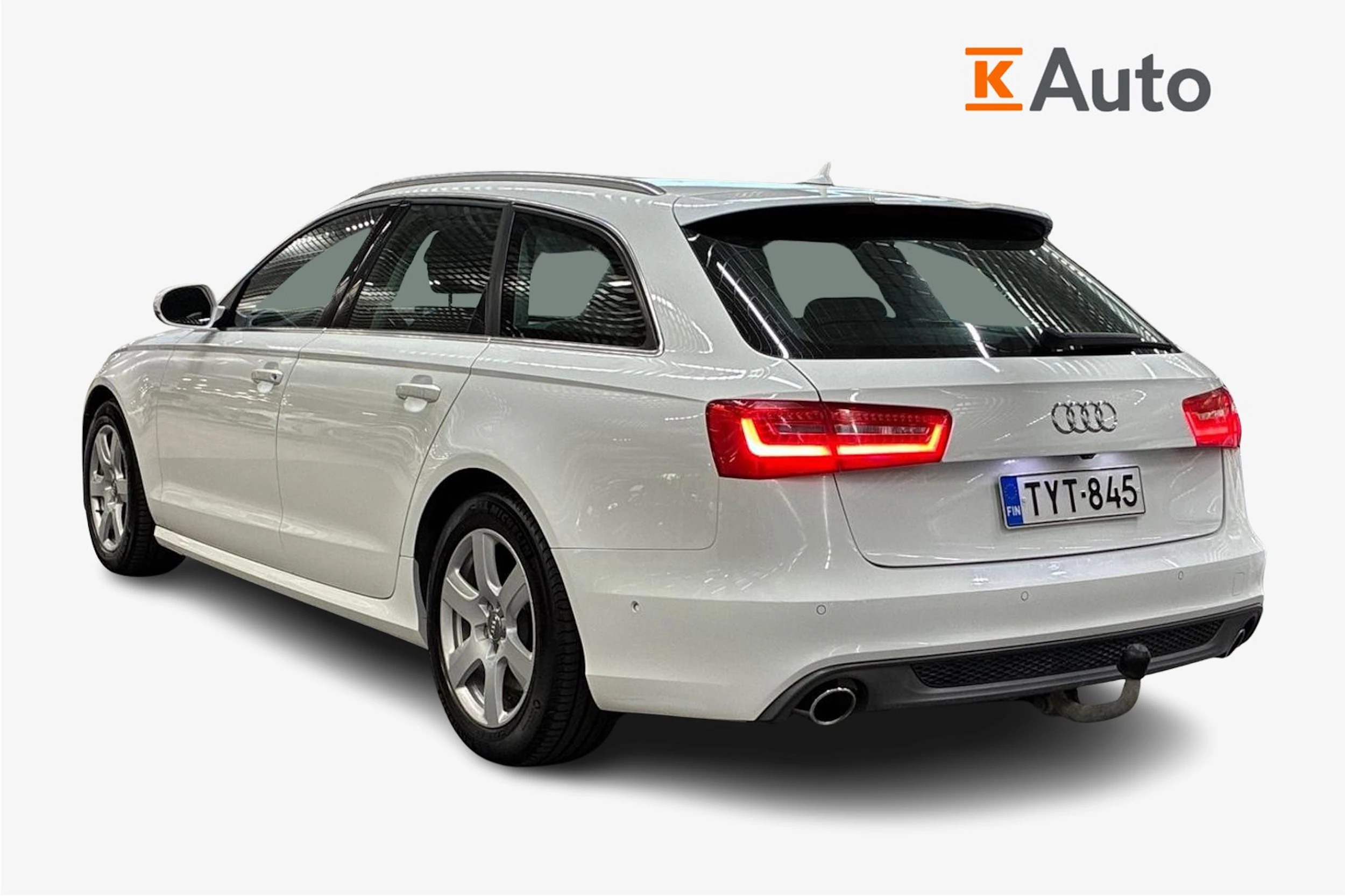 valkoinen Audi A6 2012 kuva 2.