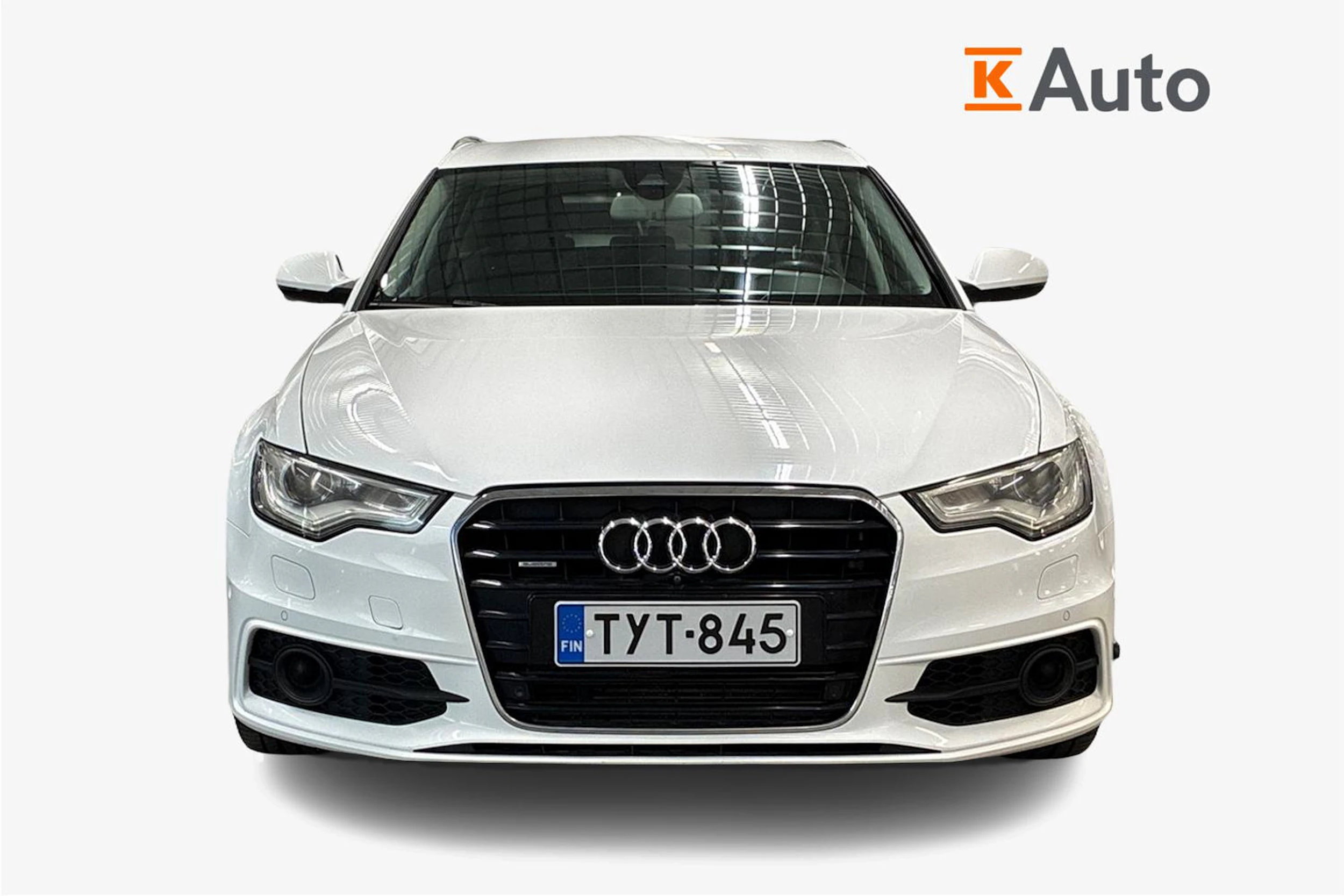 valkoinen Audi A6 2012 kuva 4.
