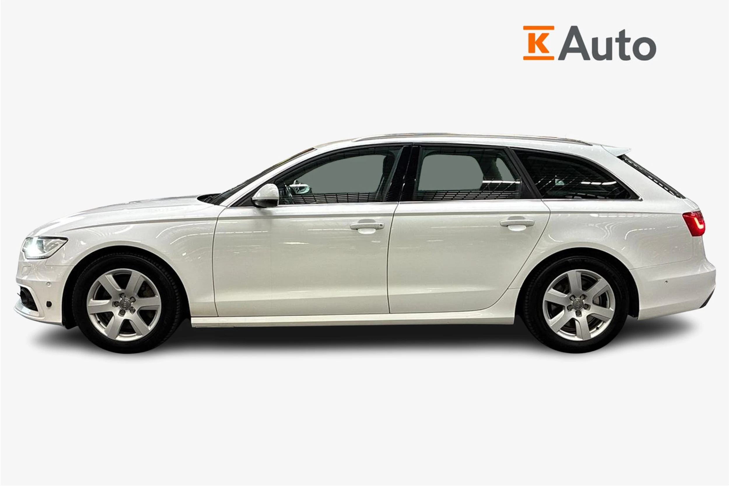 valkoinen Audi A6 2012 kuva 5.