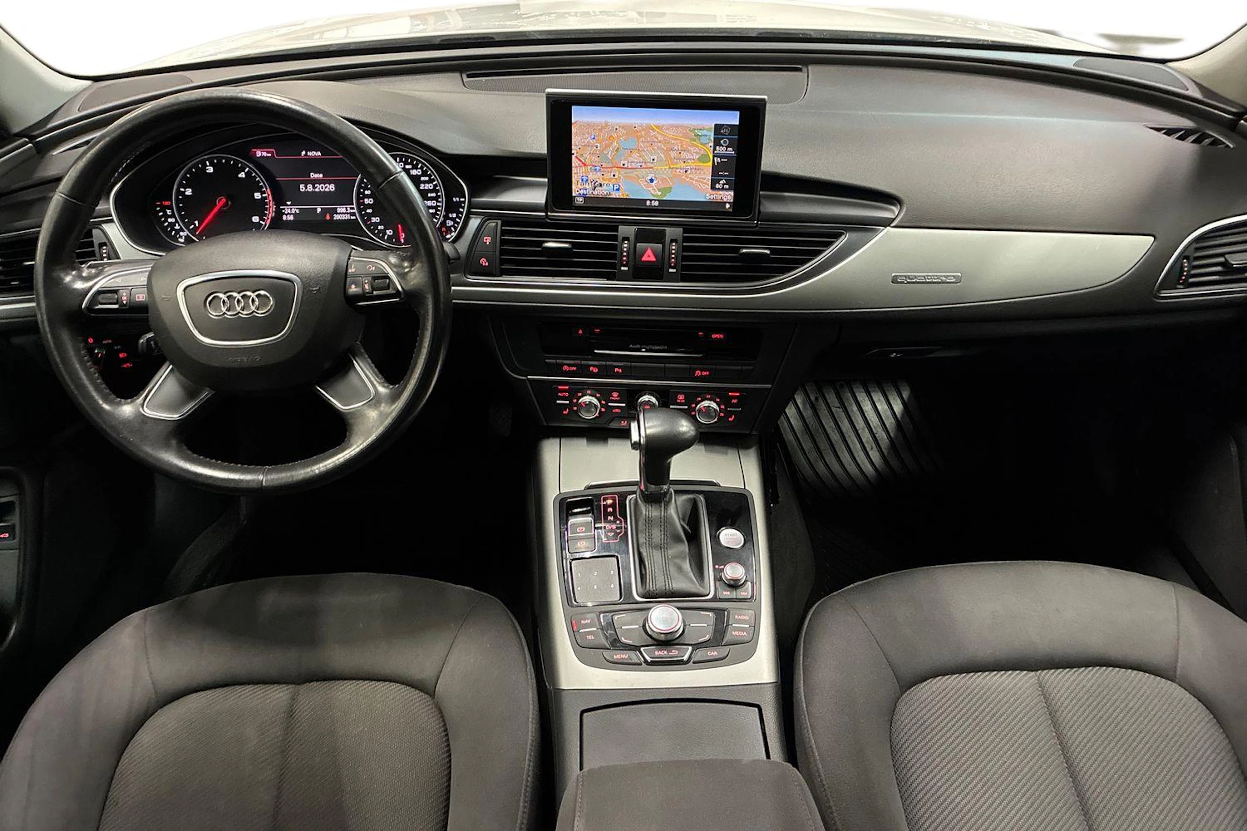 valkoinen Audi A6 2012 kuva 7.