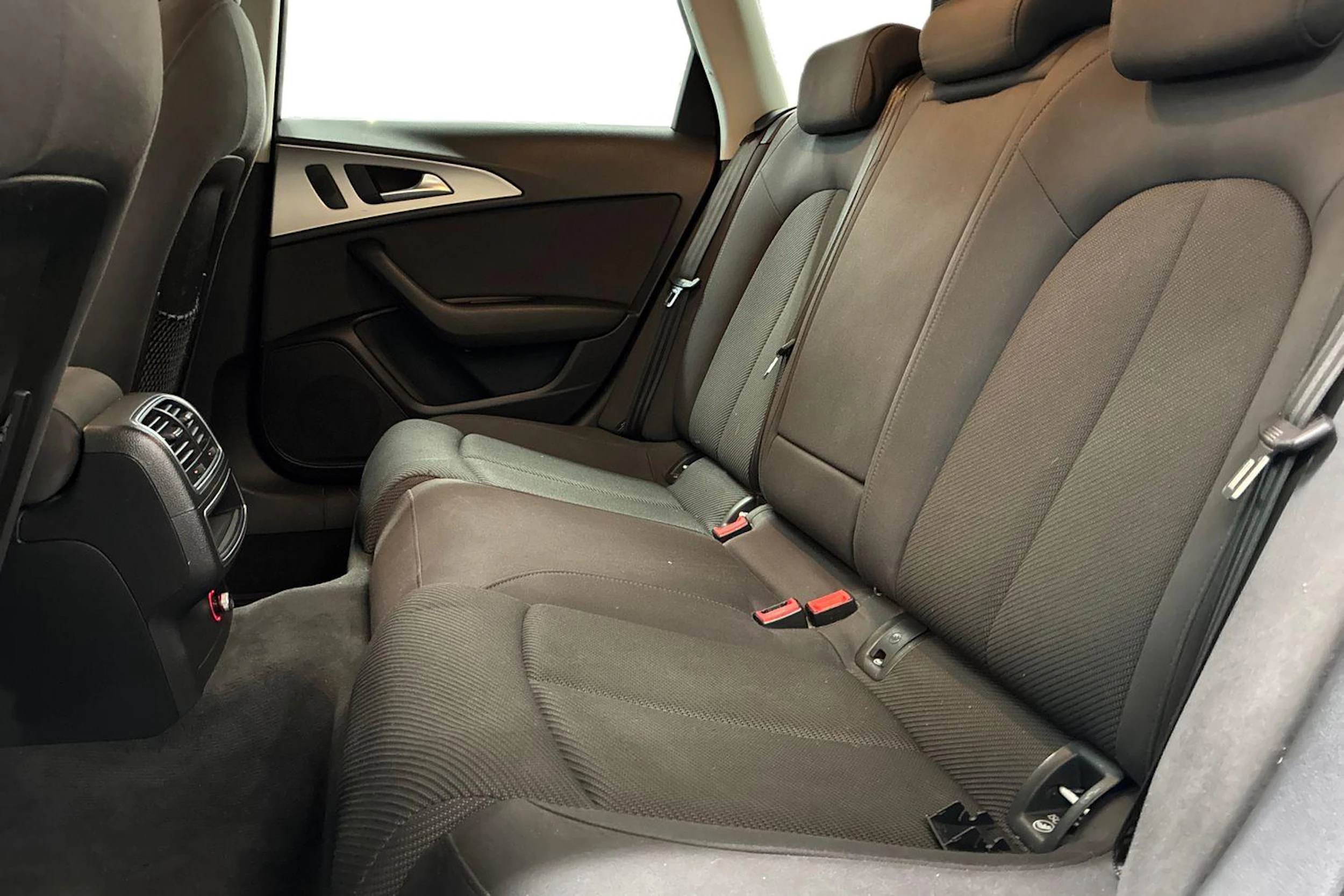 valkoinen Audi A6 2012 kuva 8.