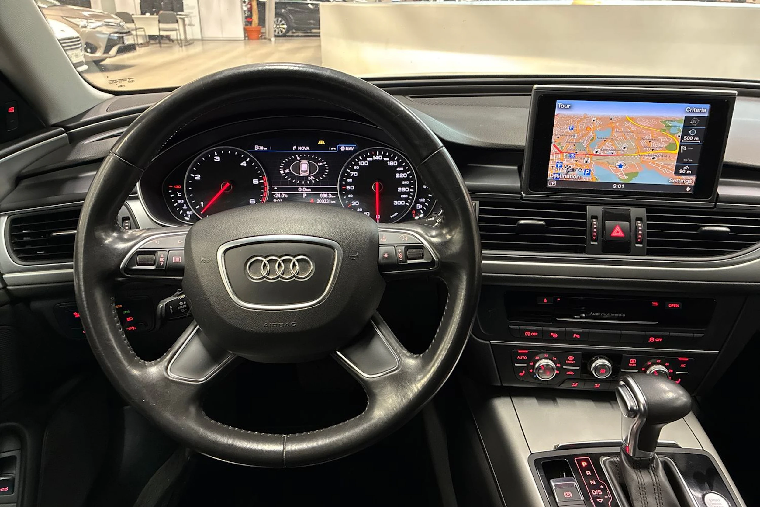 valkoinen Audi A6 2012 kuva 11.
