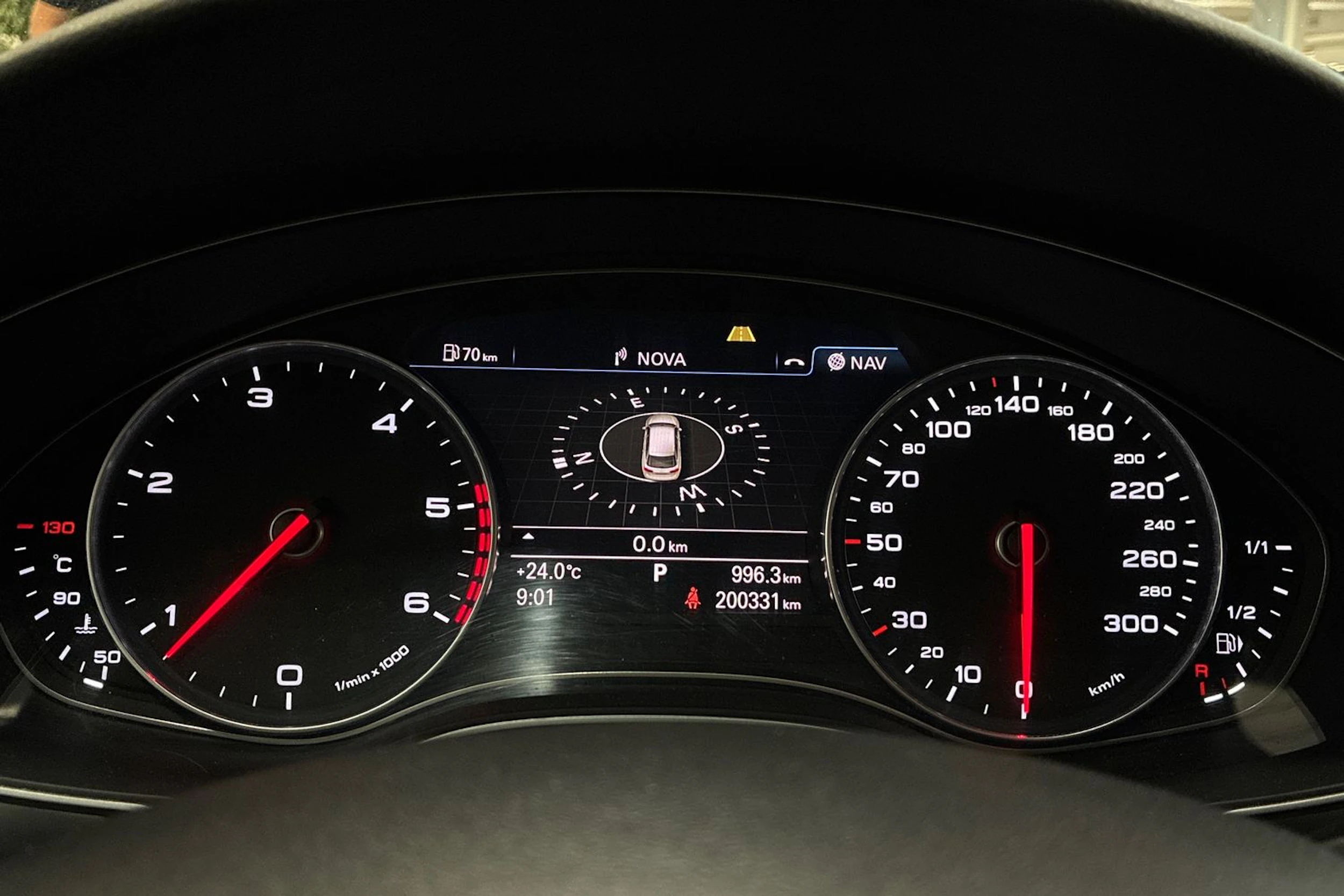 valkoinen Audi A6 2012 kuva 12.