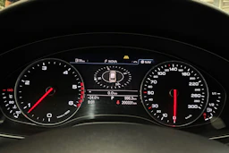 valkoinen Audi A6 2012 kuva 12.