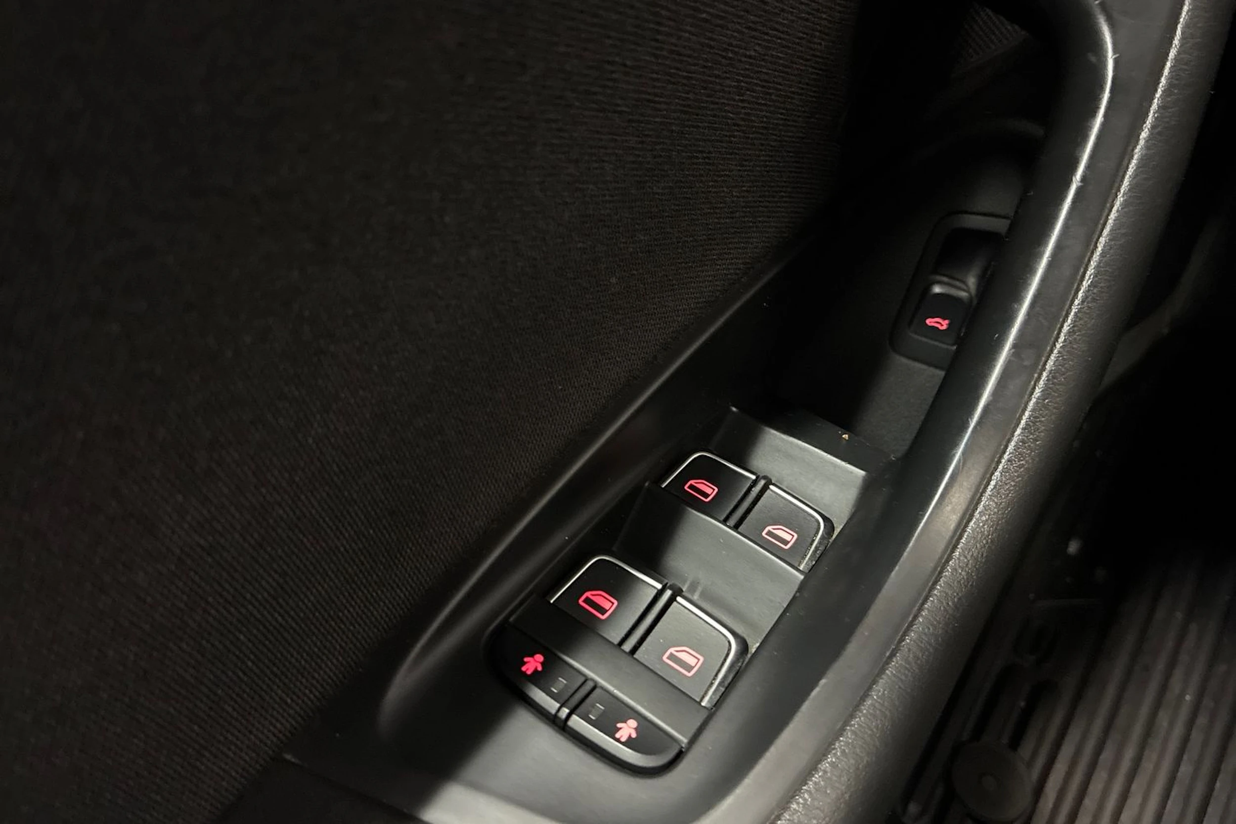valkoinen Audi A6 2012 kuva 18.