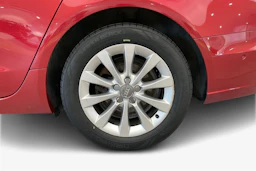 Punainen Audi A6 2012 kuva 9.