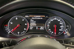 Punainen Audi A6 2012 kuva 16.