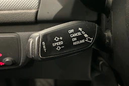 Punainen Audi A6 2012 kuva 17.