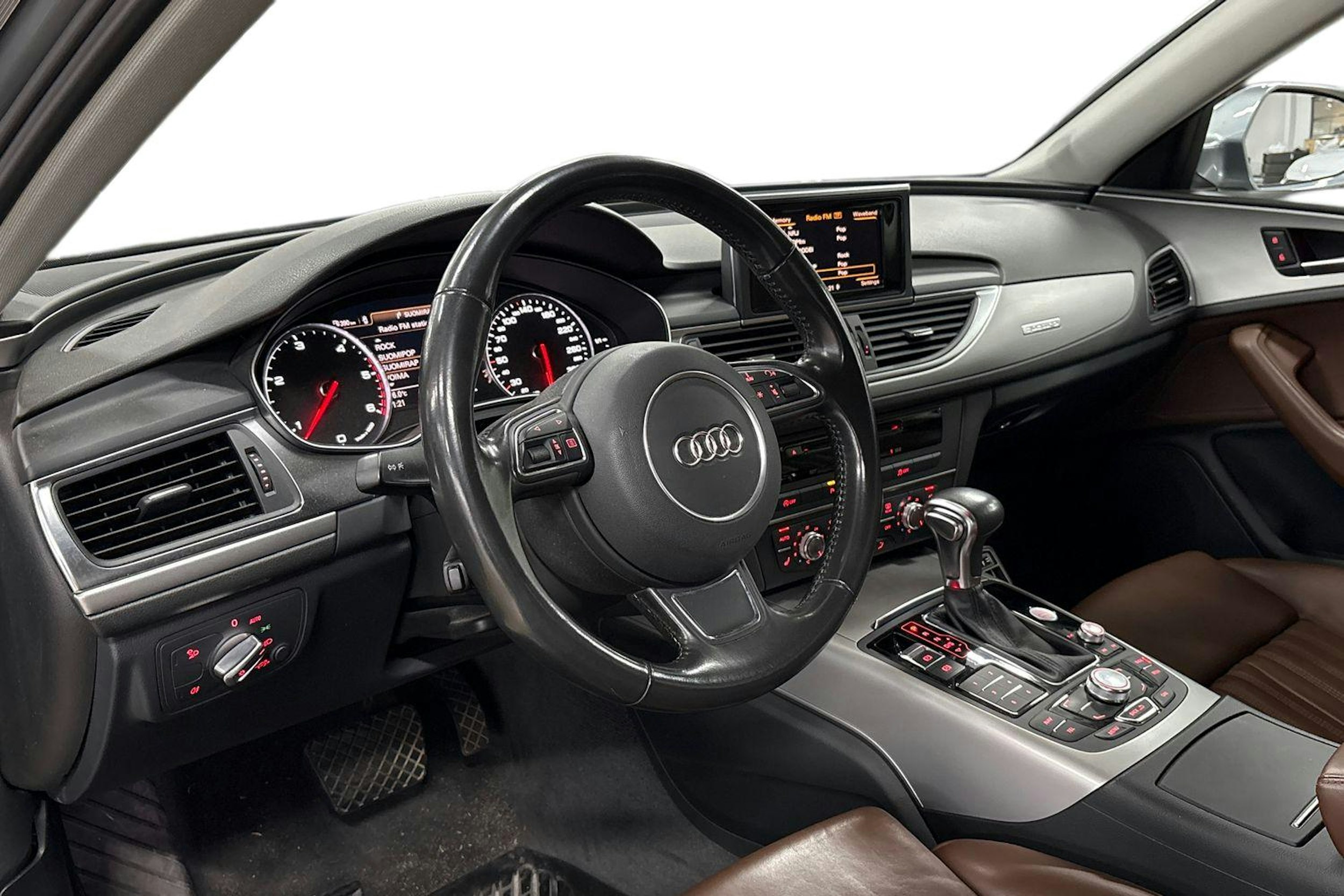 Harmaa Audi A6 2012 kuva 7.