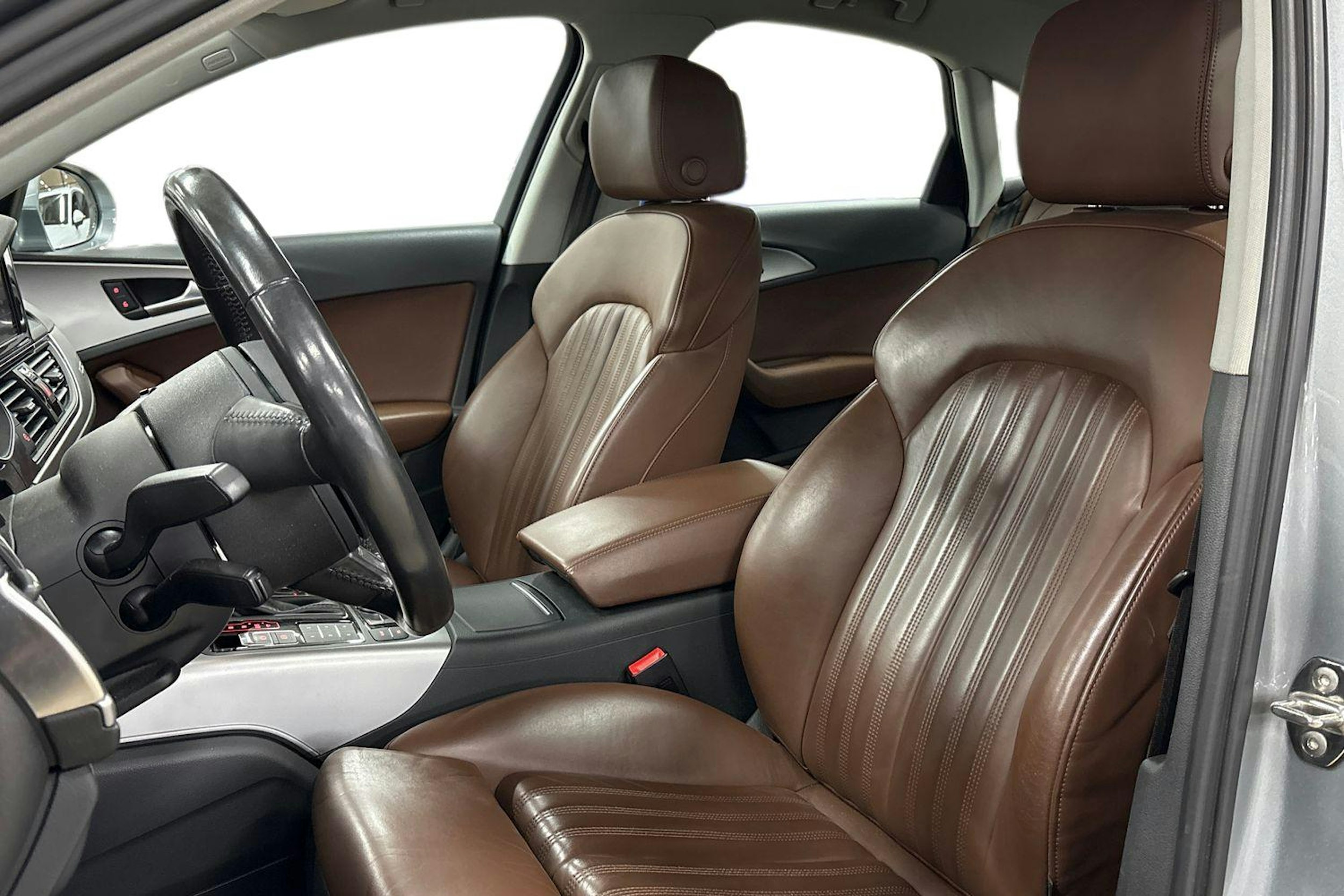 Harmaa Audi A6 2012 kuva 9.