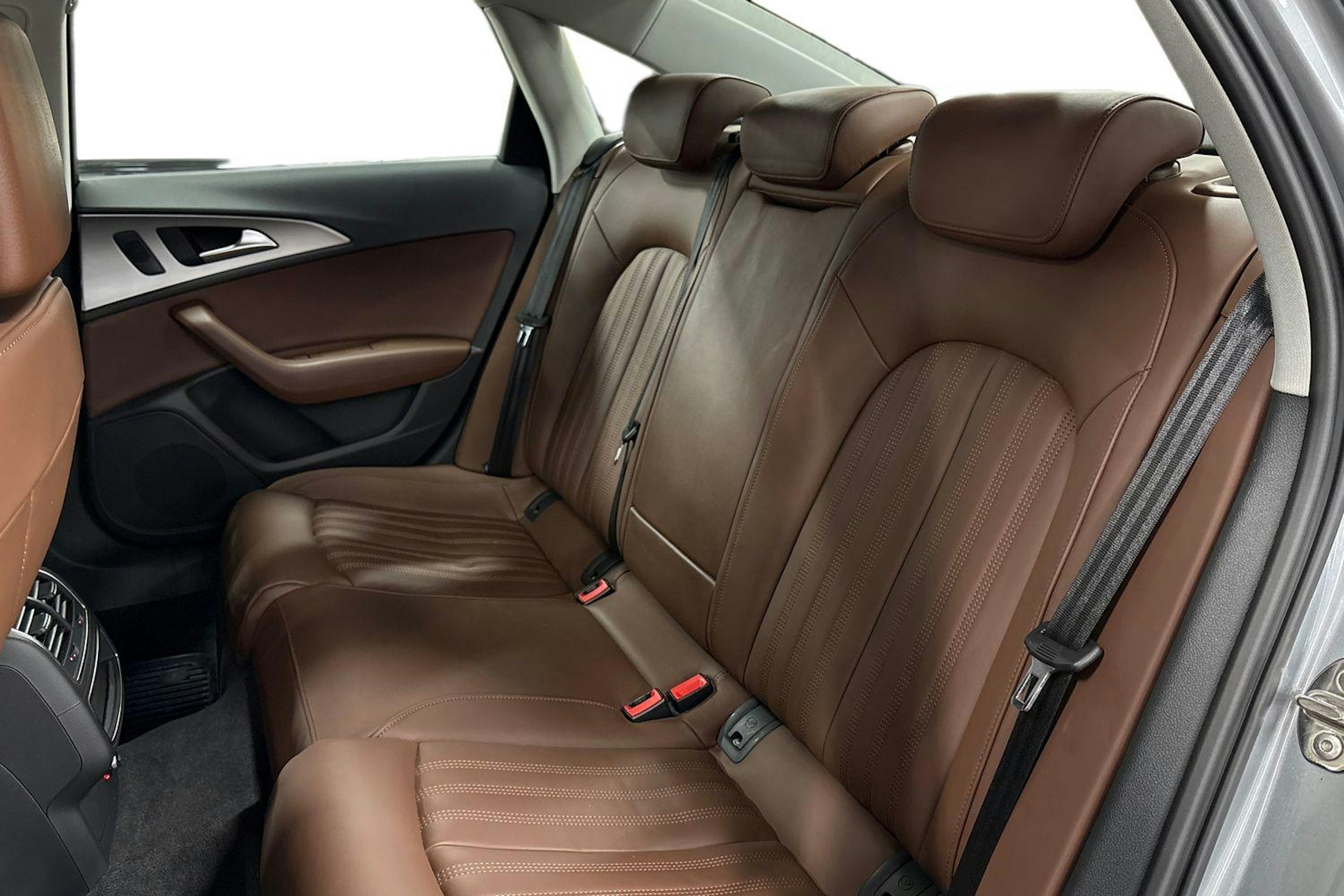 Harmaa Audi A6 2012 kuva 10.