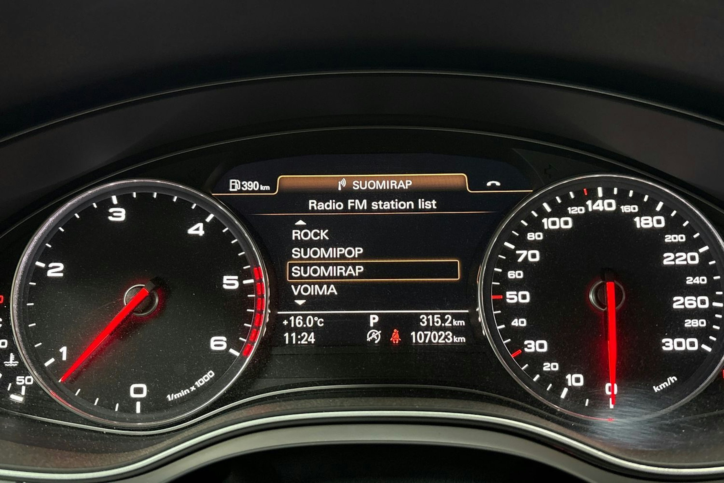 Harmaa Audi A6 2012 kuva 16.