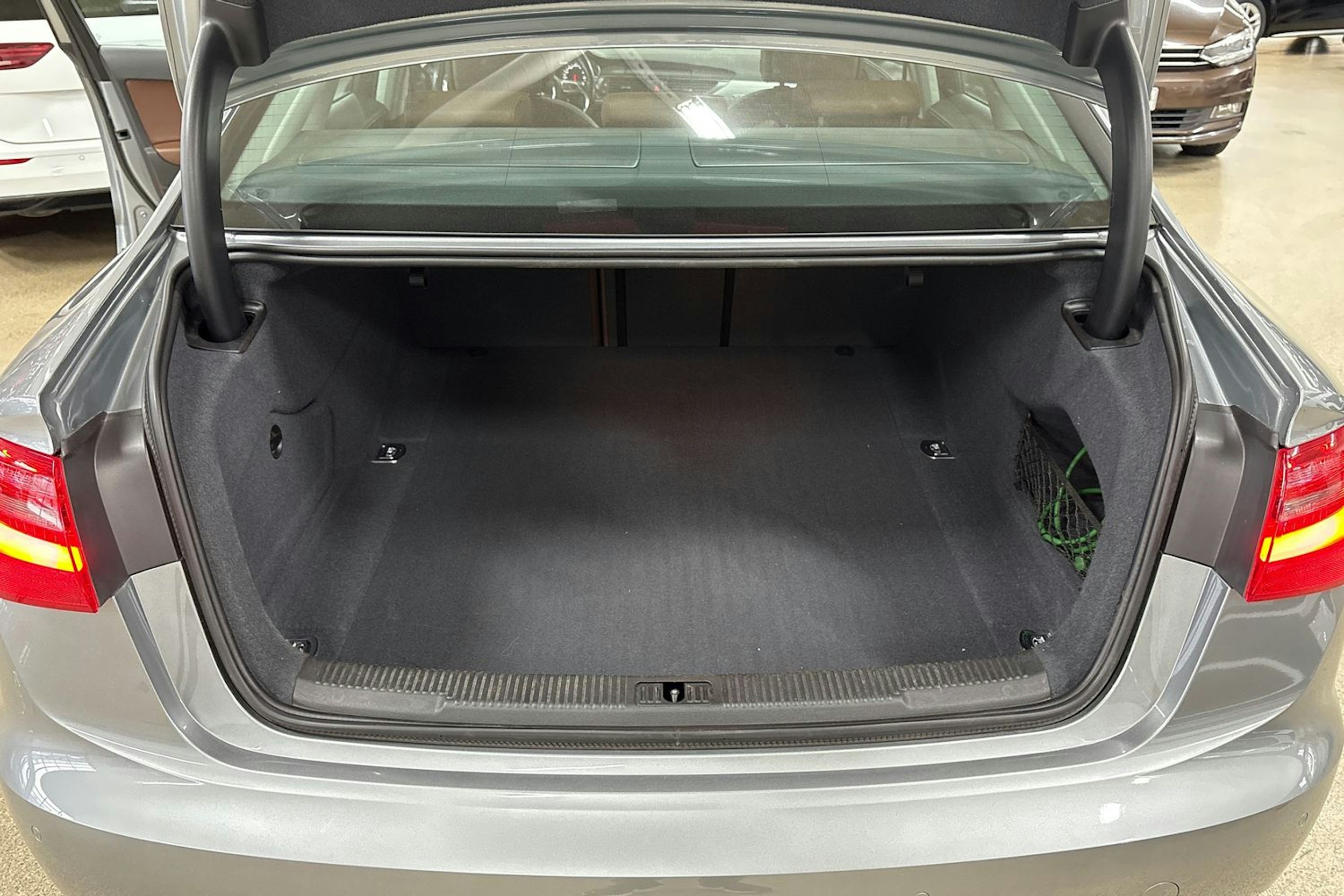 Harmaa Audi A6 2012 kuva 27.