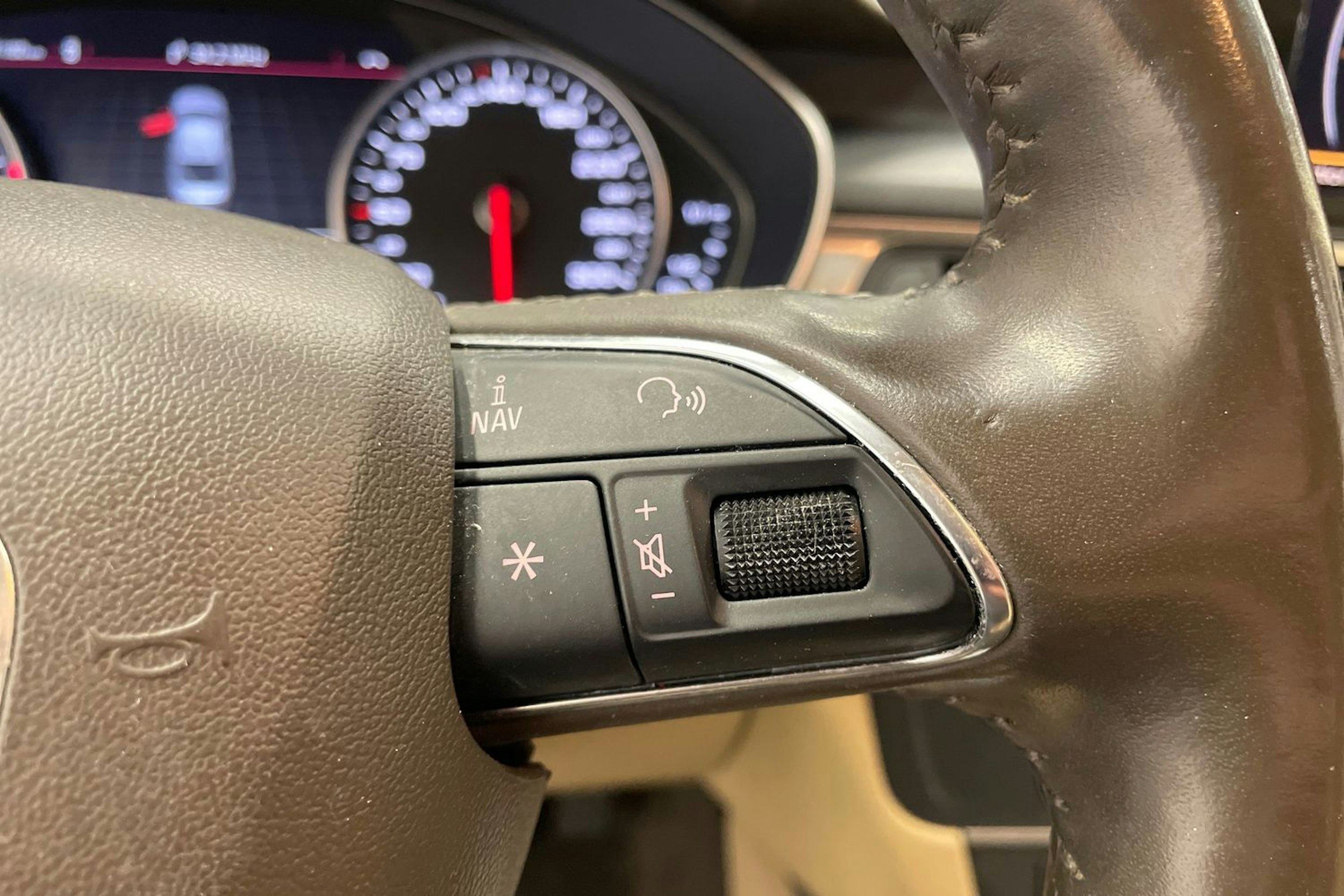 Harmaa Audi A6 2012 kuva 19.