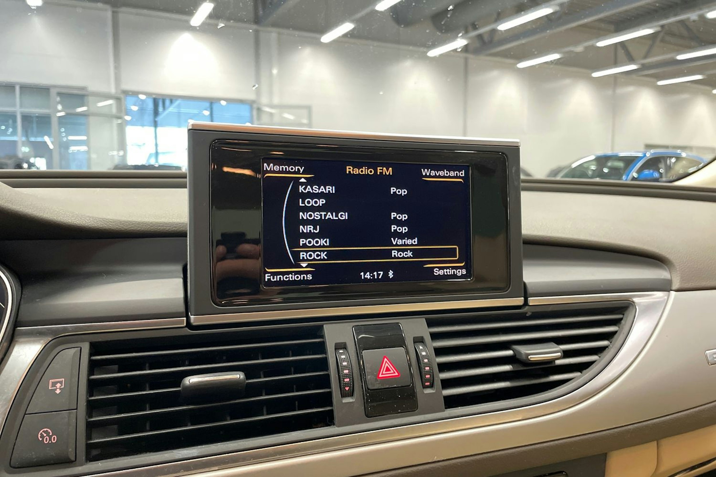 Harmaa Audi A6 2012 kuva 20.