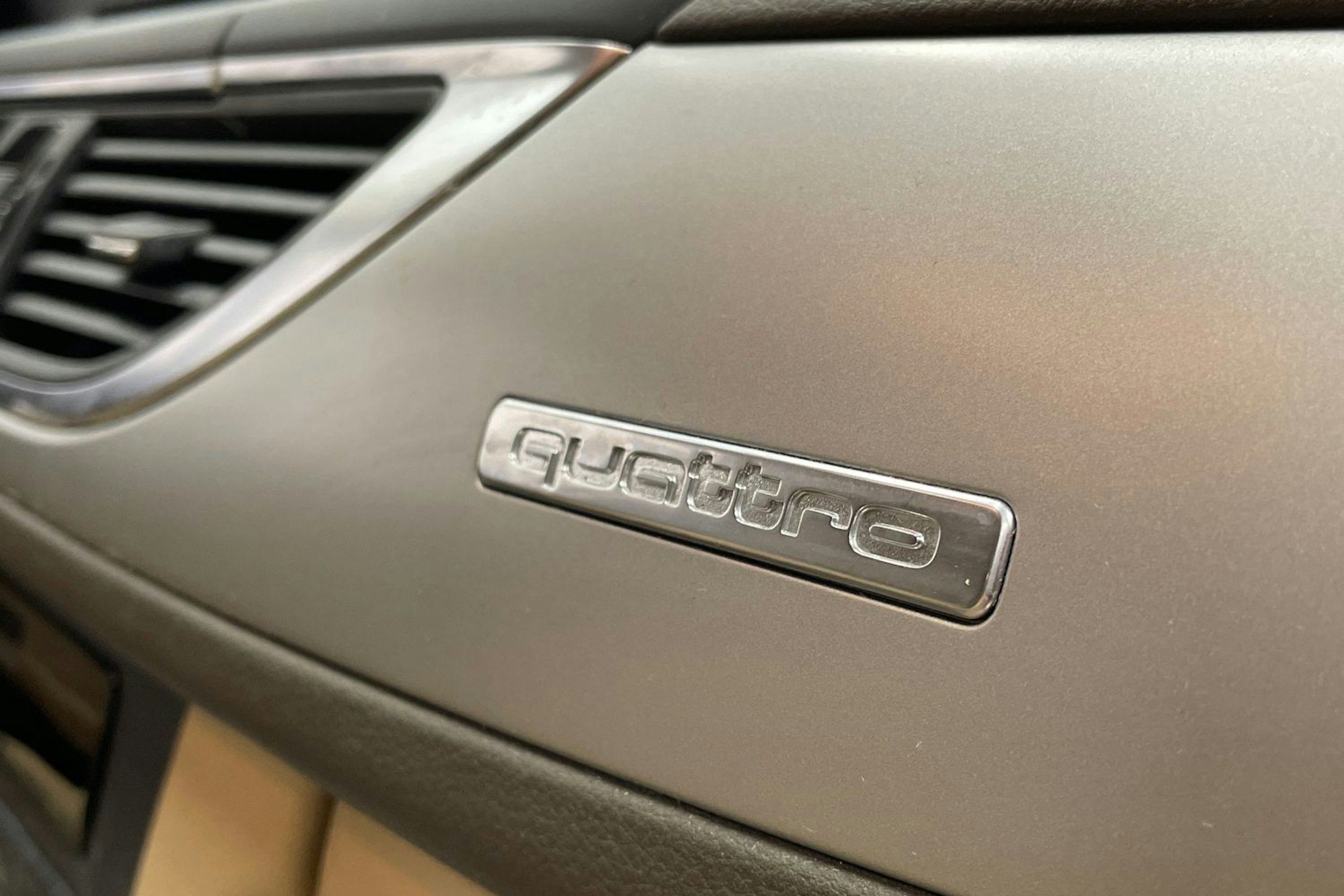 Harmaa Audi A6 2012 kuva 29.