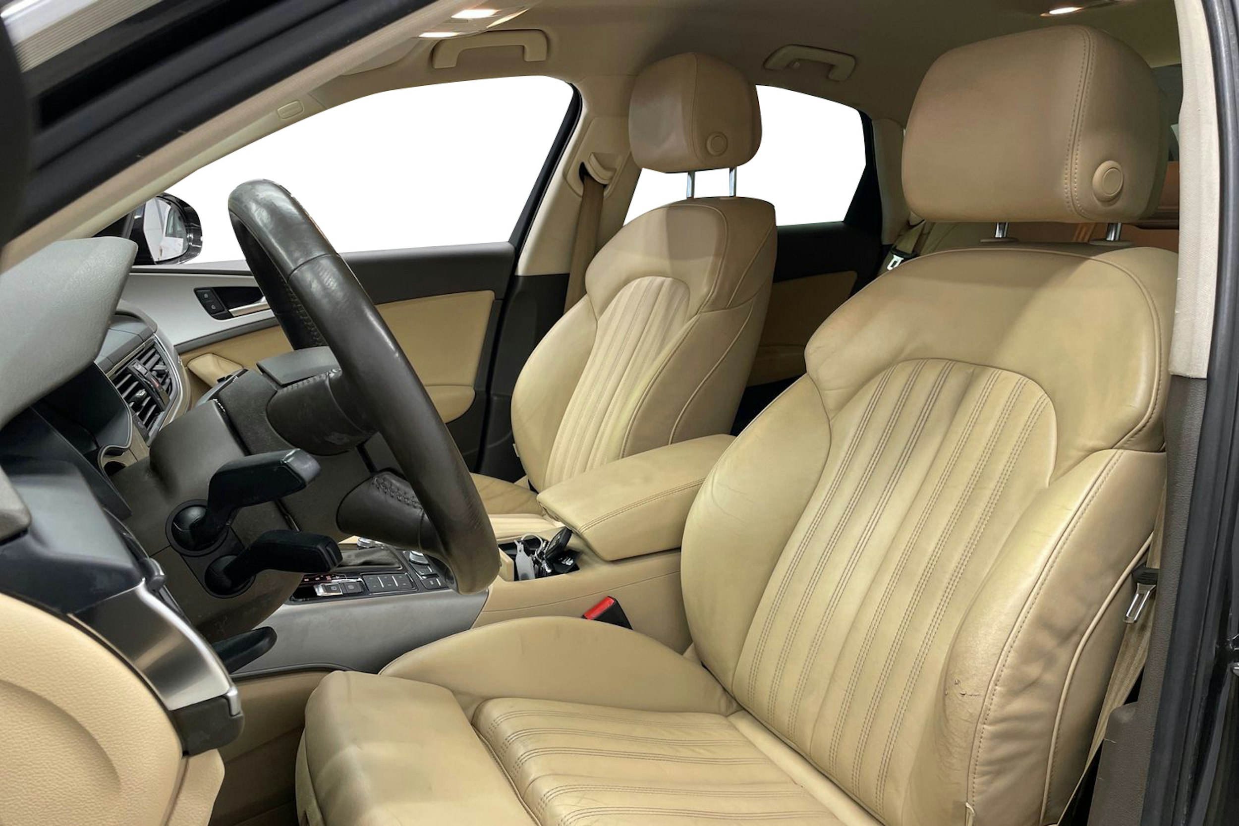 Harmaa Audi A6 2012 kuva 30.