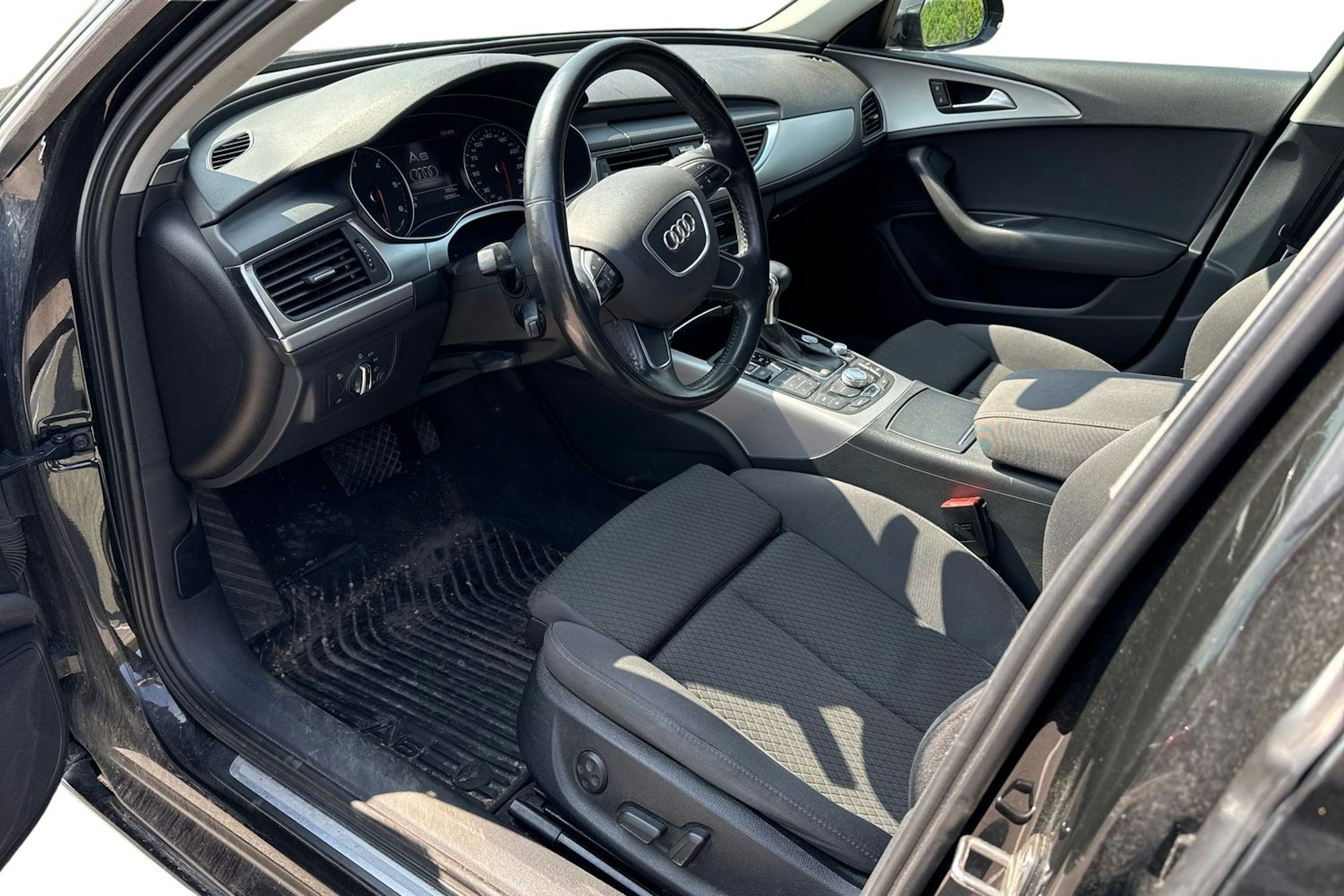 met. musta Audi A6 2013 kuva 3.
