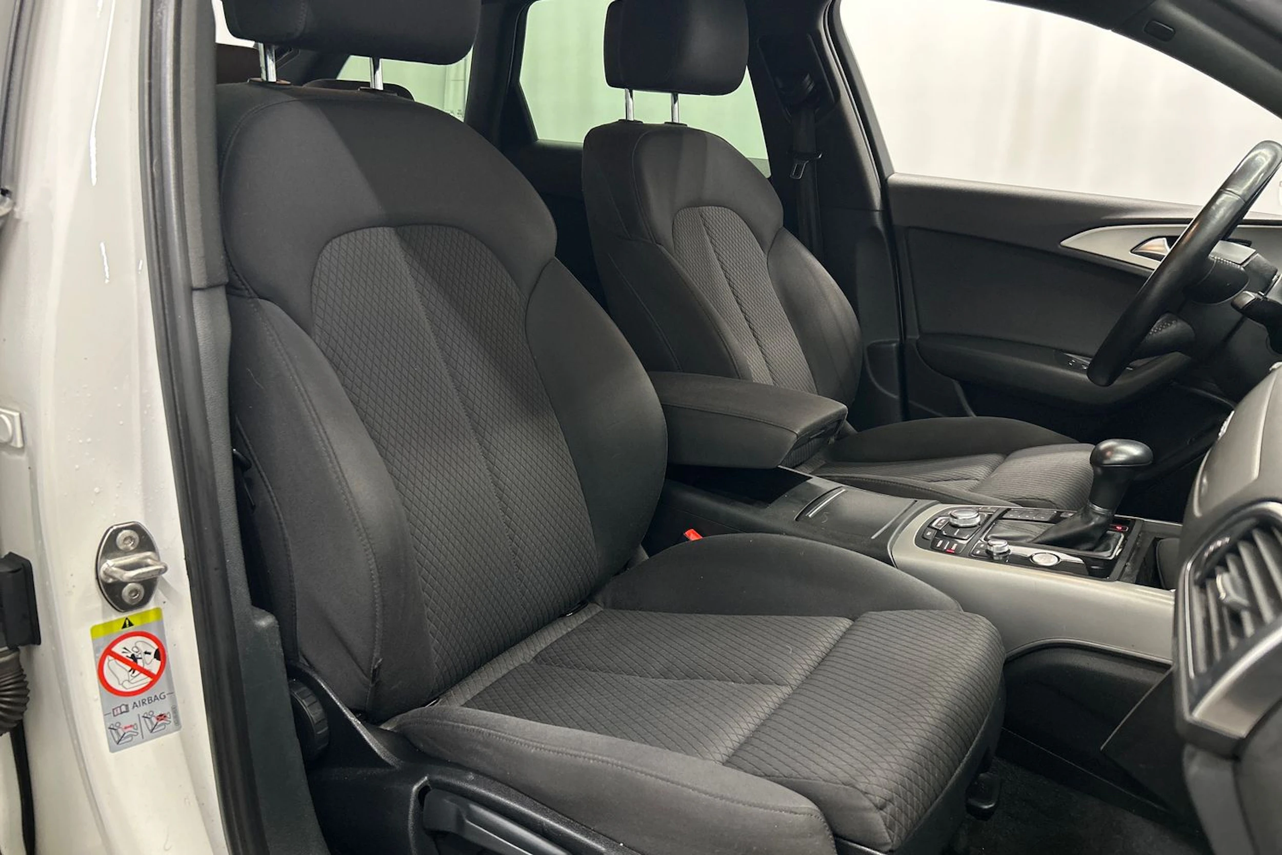 valkoinen Audi A6 2013 kuva 11.