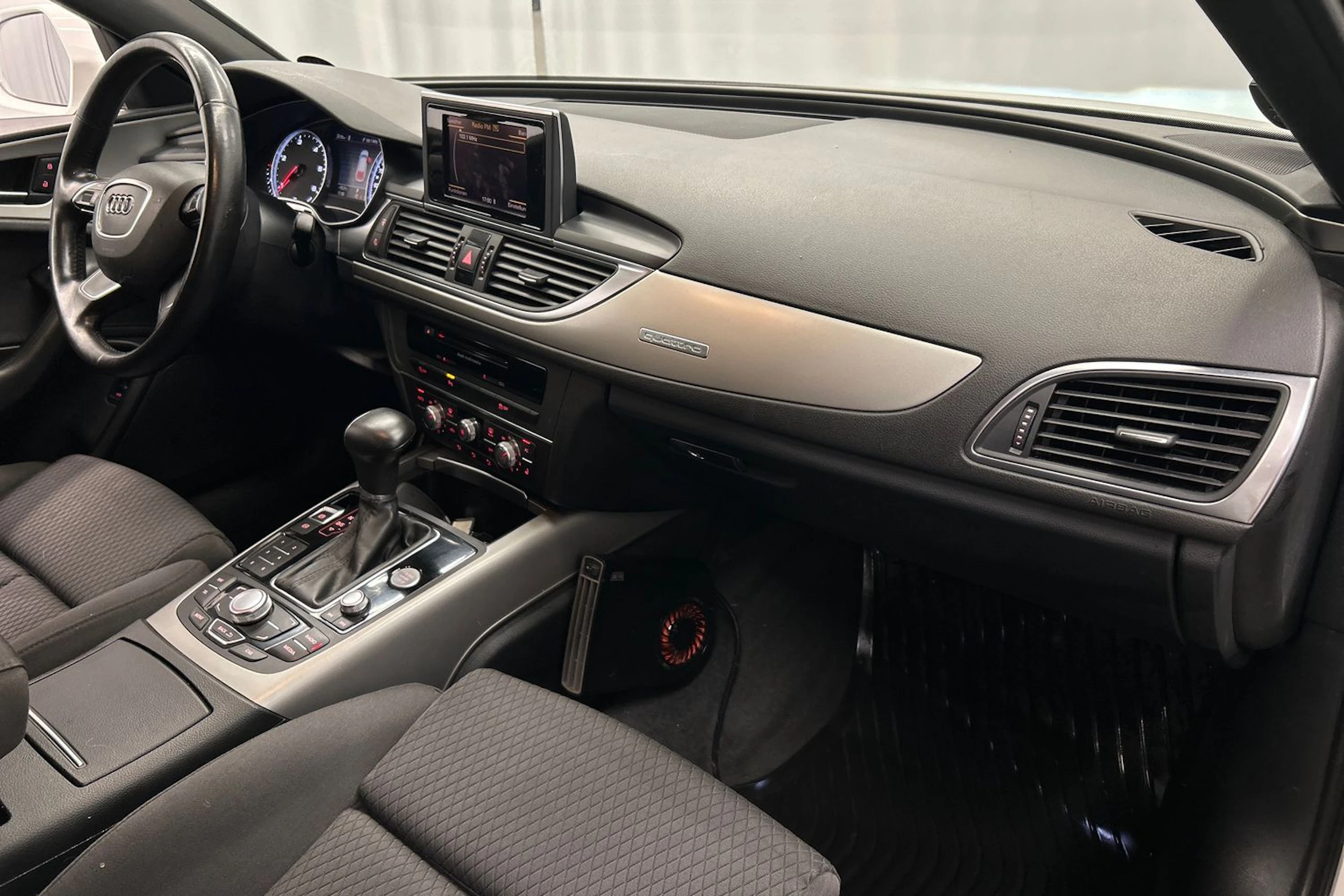valkoinen Audi A6 2013 kuva 12.