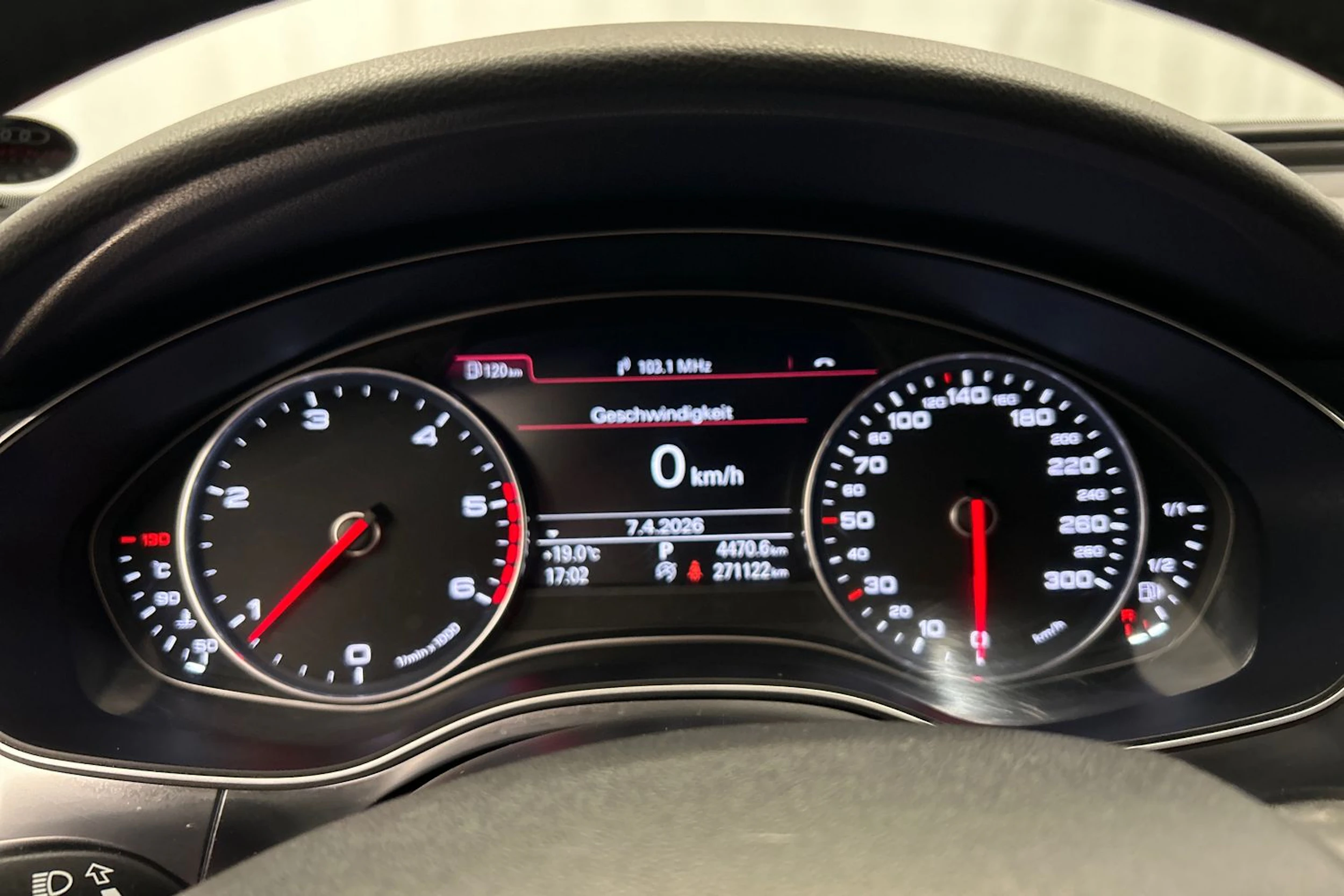 valkoinen Audi A6 2013 kuva 17.