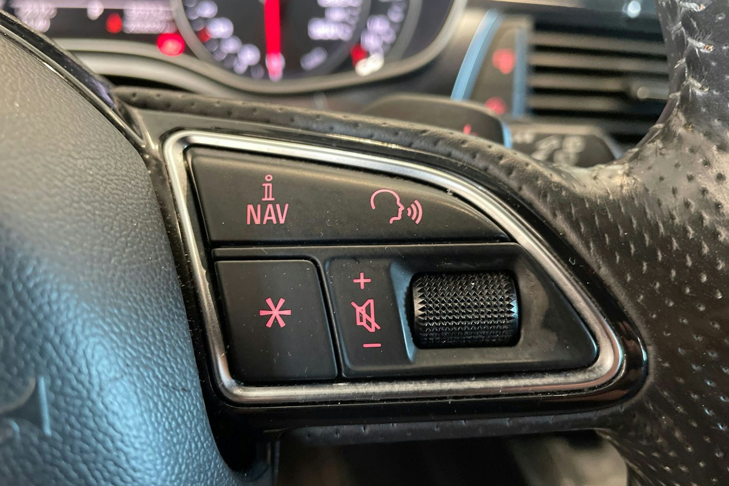 musta Audi A6 2013 kuva 16.