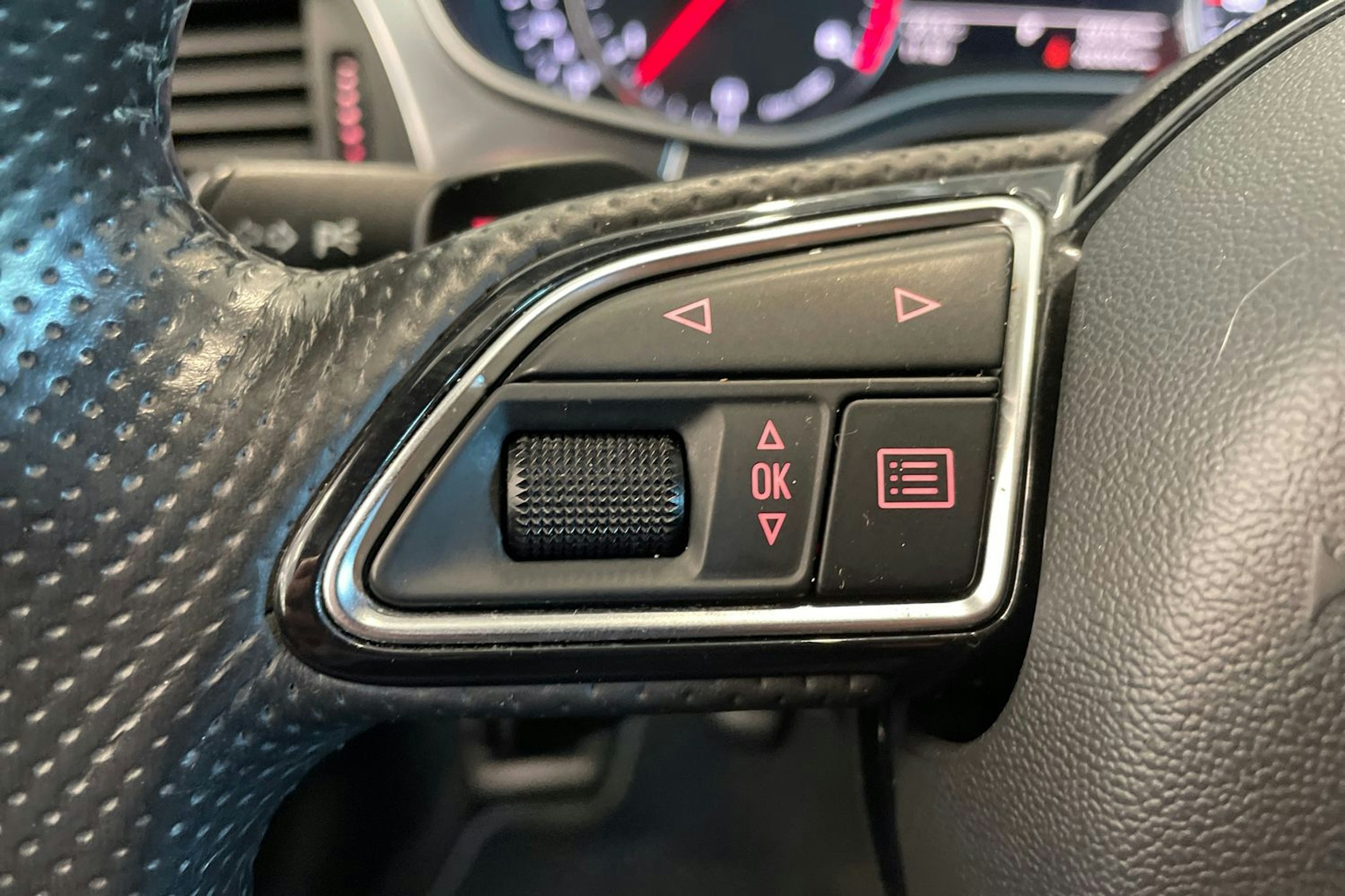 musta Audi A6 2013 kuva 17.