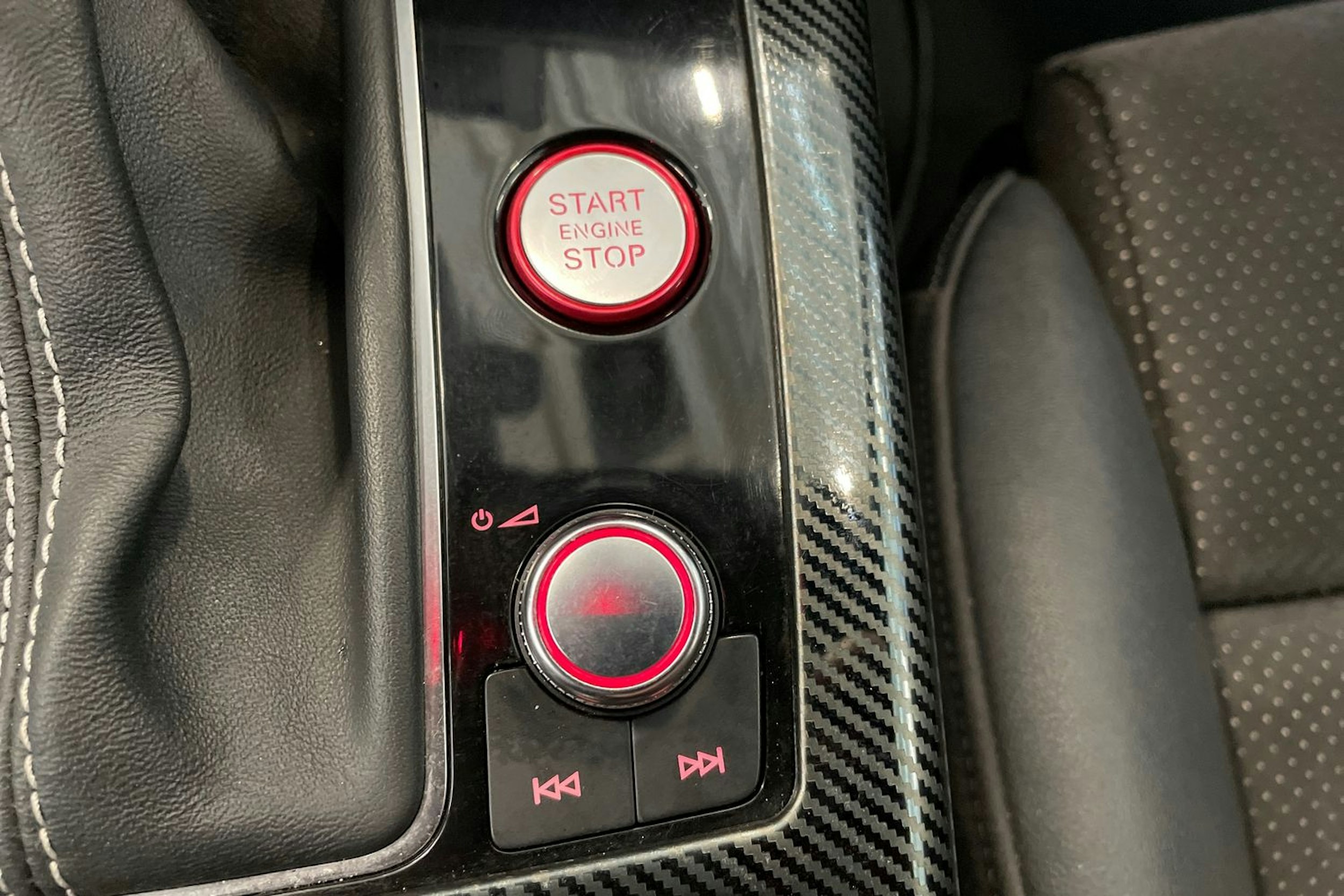 musta Audi A6 2013 kuva 30.