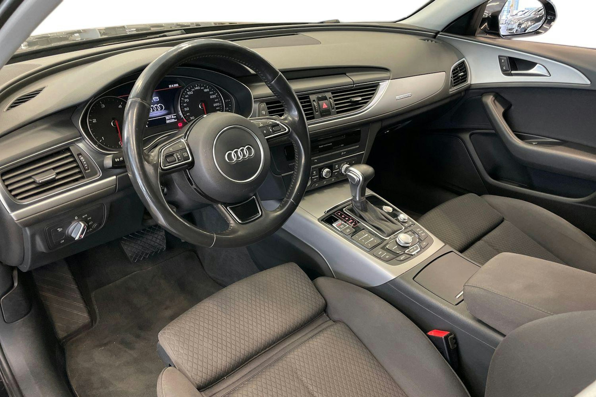 musta Audi A6 2013 kuva 6.