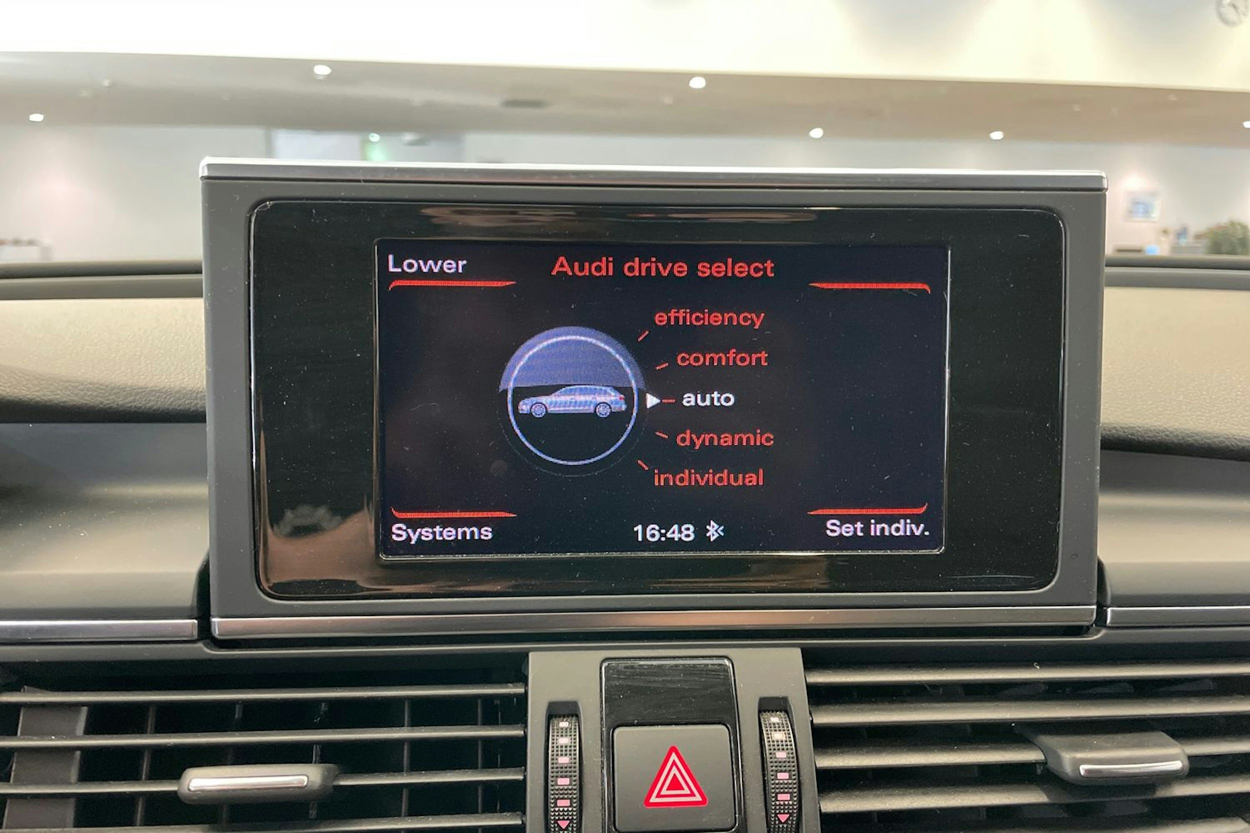 musta Audi A6 2013 kuva 16.