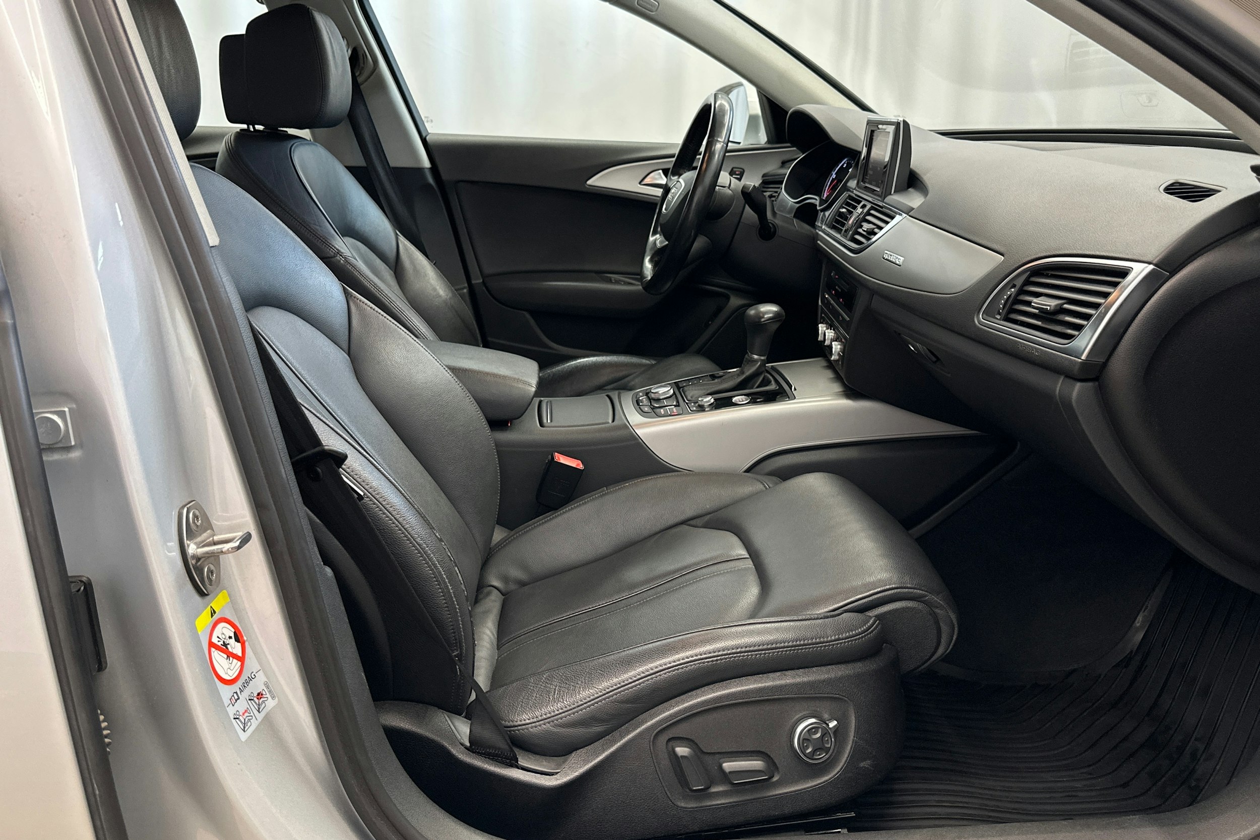 met. hopea Audi A6 2013 kuva 14.