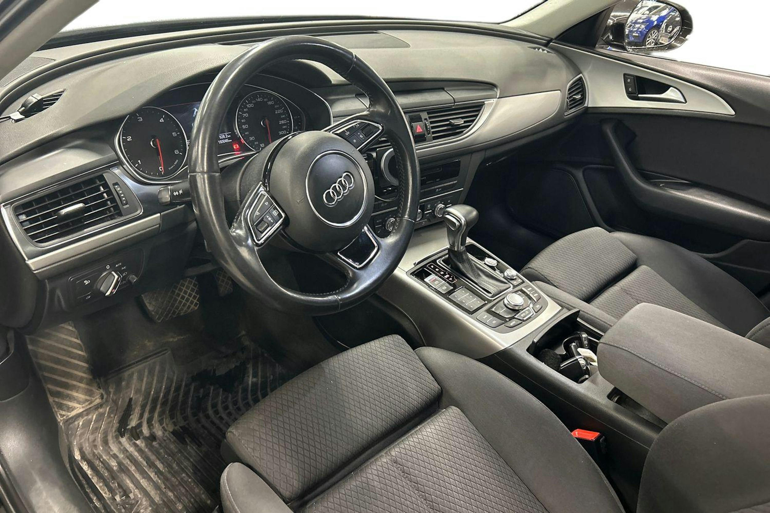 musta Audi A6 2013 kuva 3.