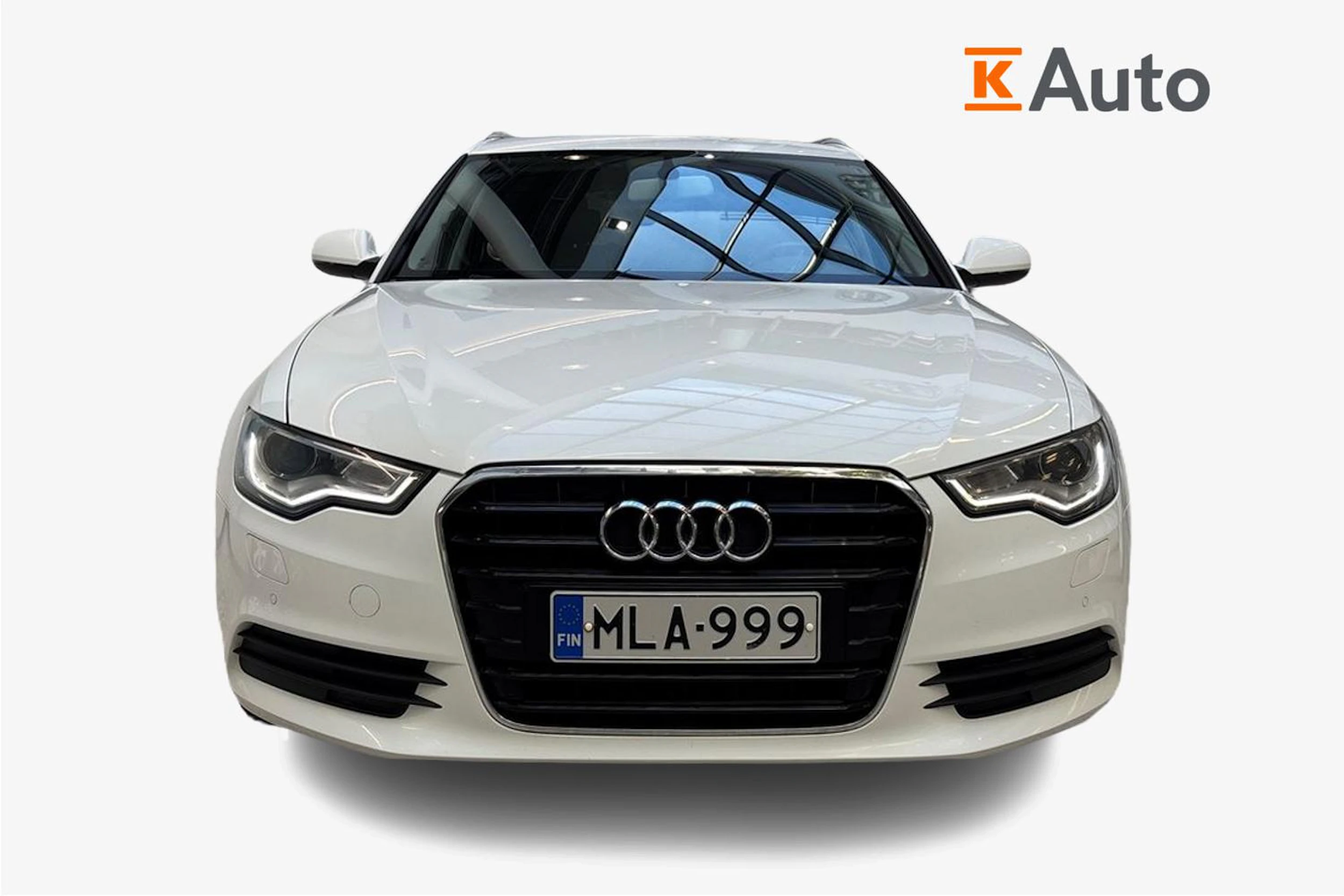 Valkoinen Audi A6 2013 kuva 4.