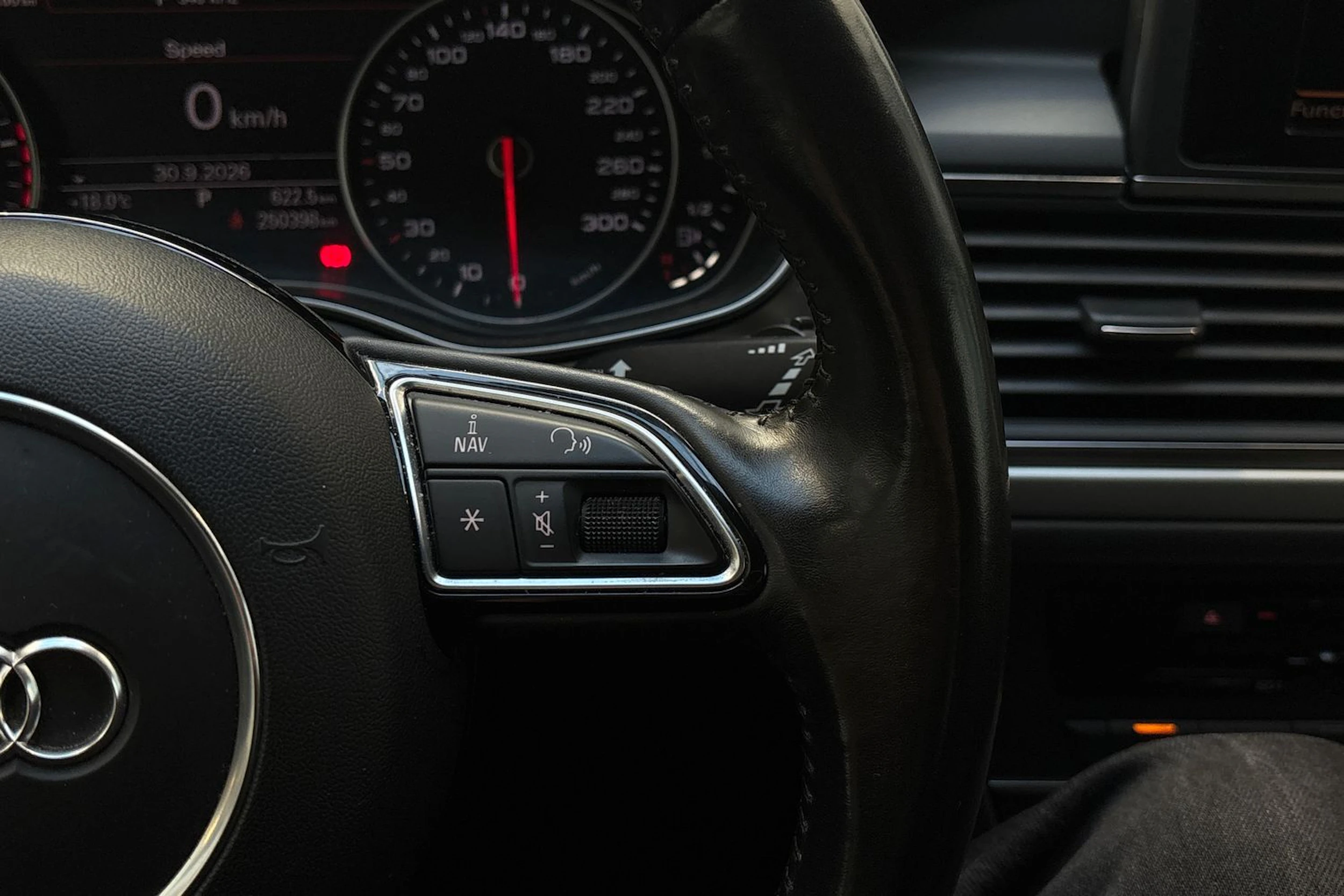 Valkoinen Audi A6 2013 kuva 14.