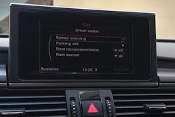 Valkoinen Audi A6 2013 kuva 18.