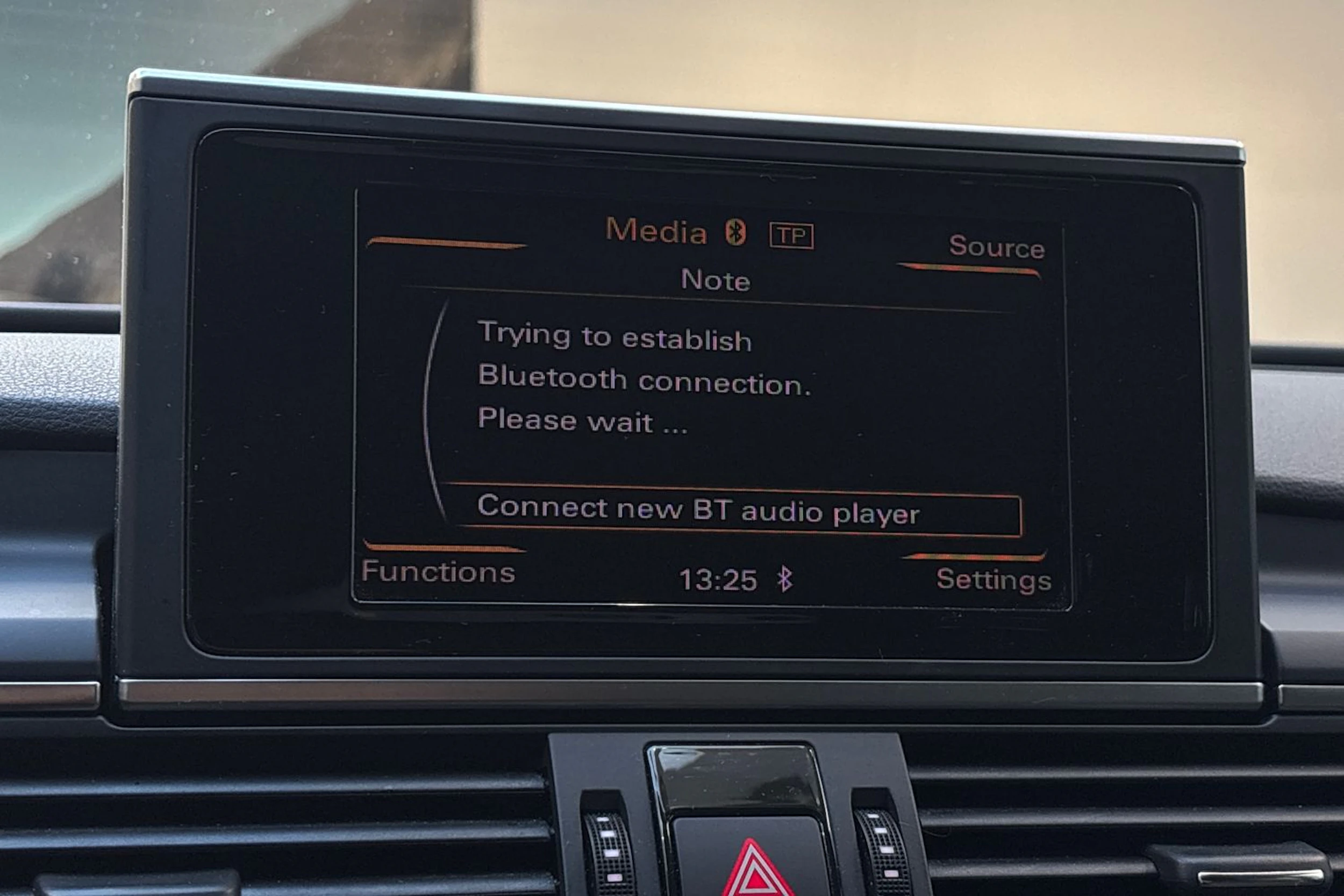 Valkoinen Audi A6 2013 kuva 21.