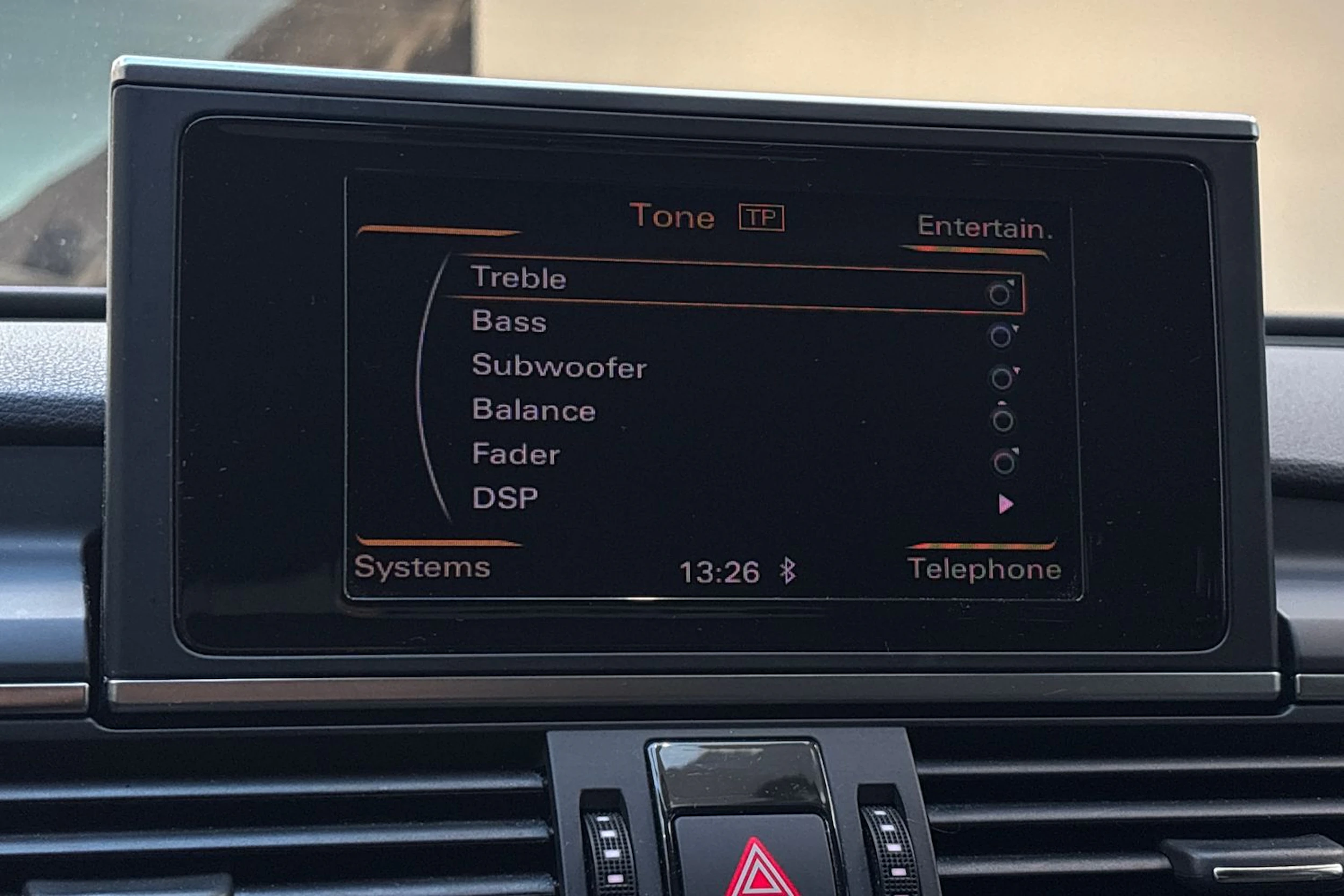 Valkoinen Audi A6 2013 kuva 22.