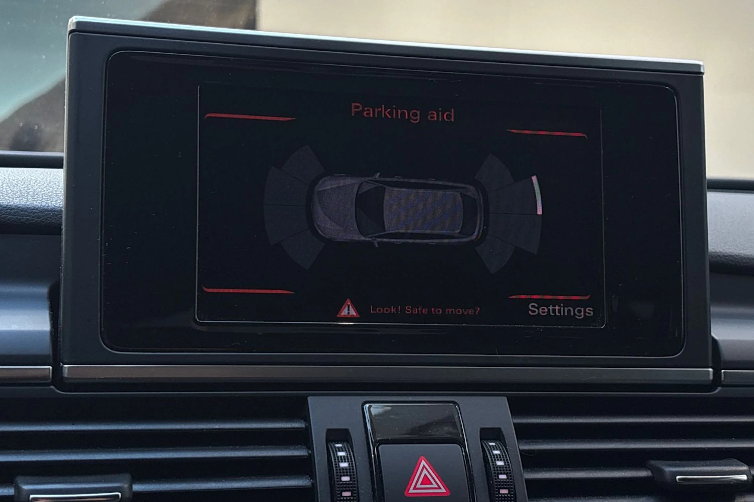 Valkoinen Audi A6 2013 kuva 23.