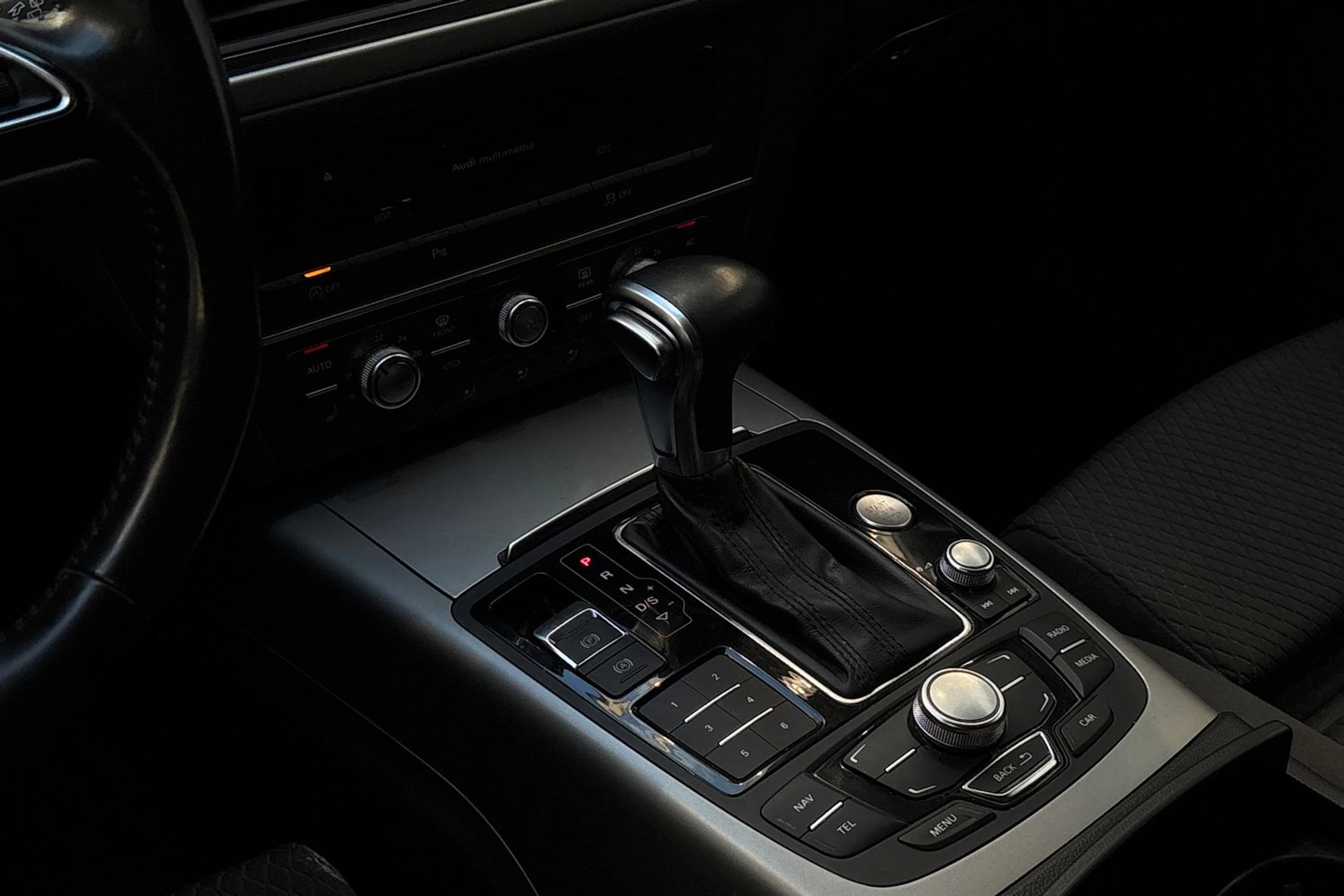 Valkoinen Audi A6 2013 kuva 24.