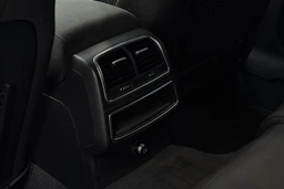 Valkoinen Audi A6 2013 kuva 25.