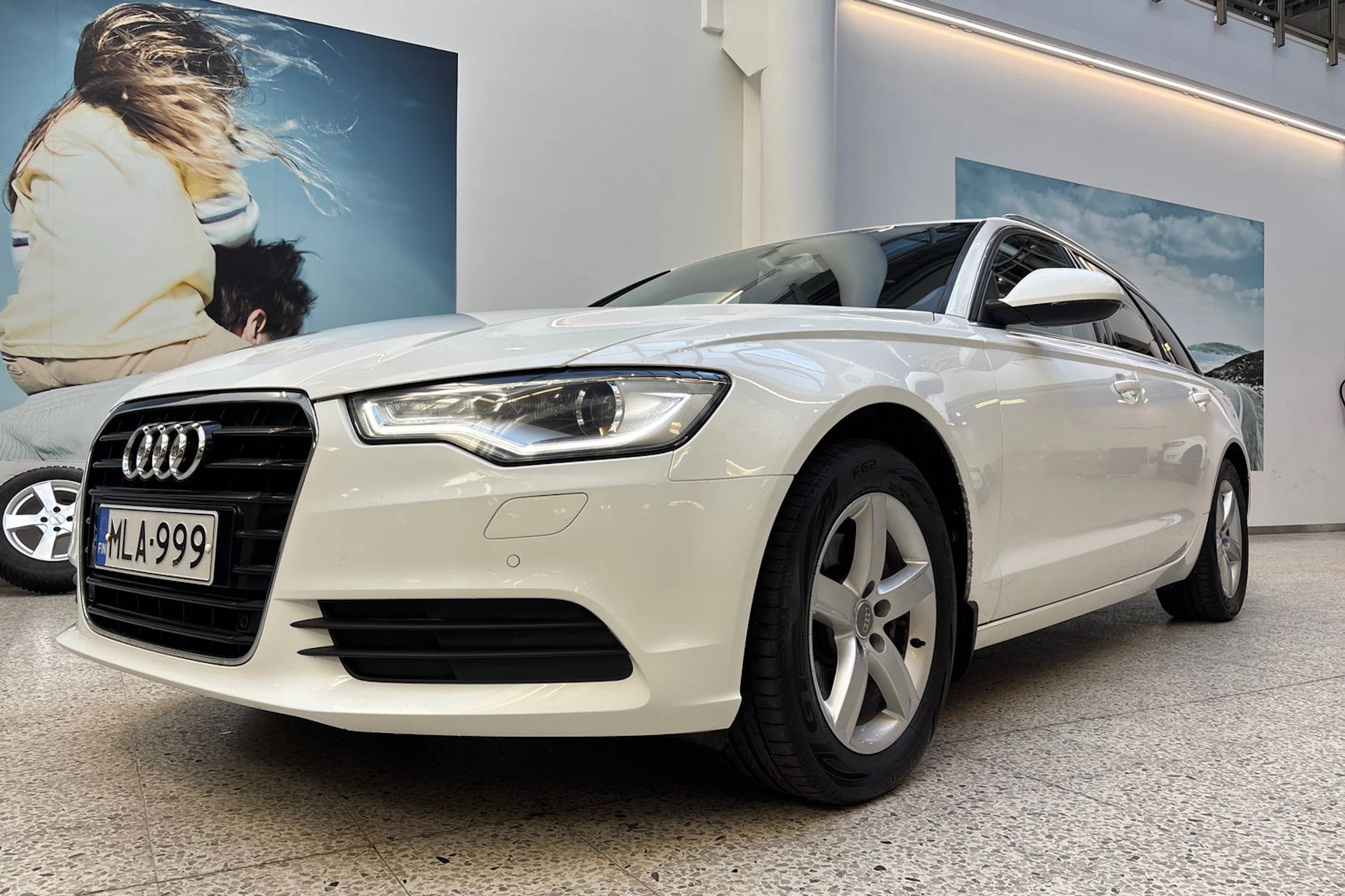 Valkoinen Audi A6 2013 kuva 28.