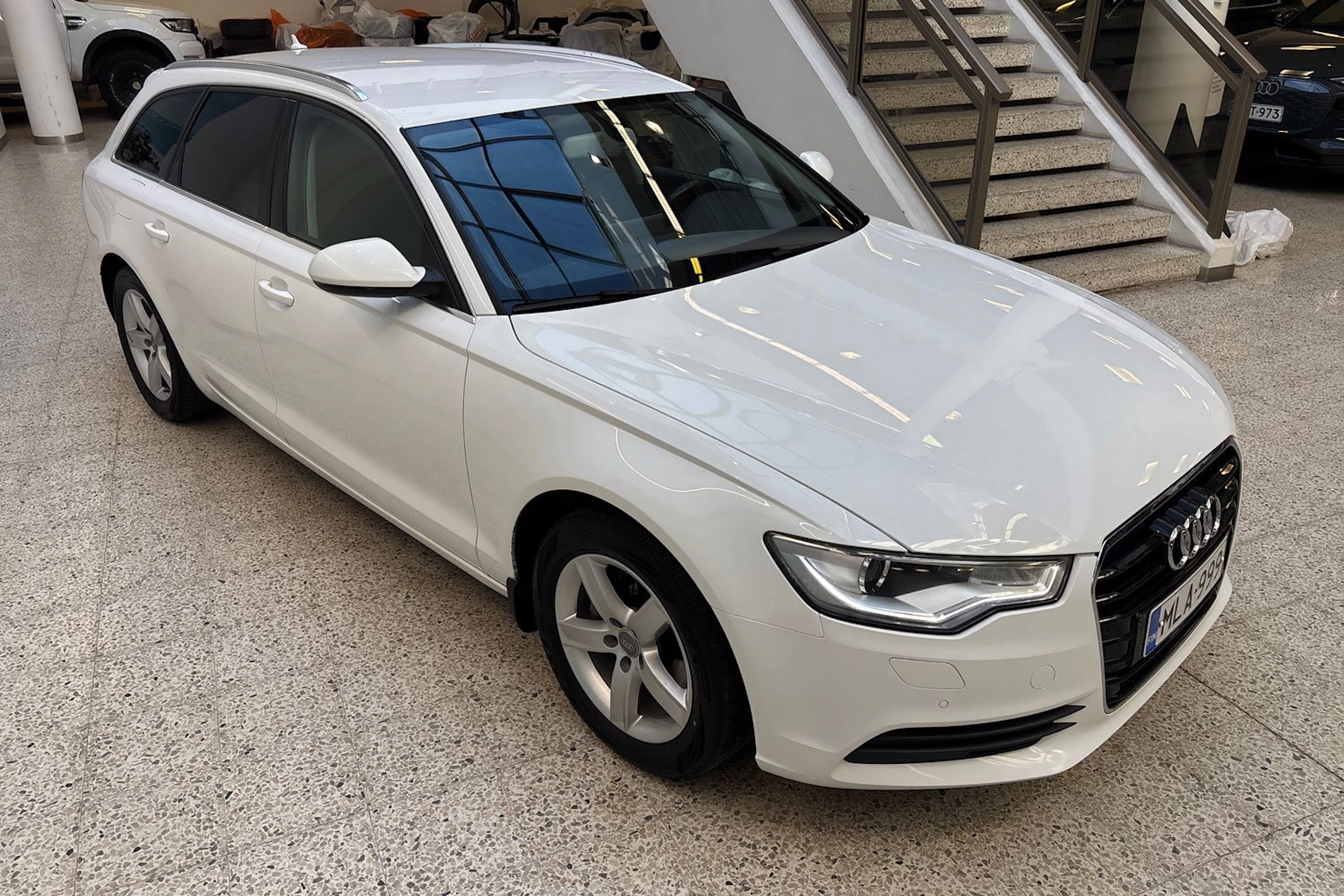 Valkoinen Audi A6 2013 kuva 31.